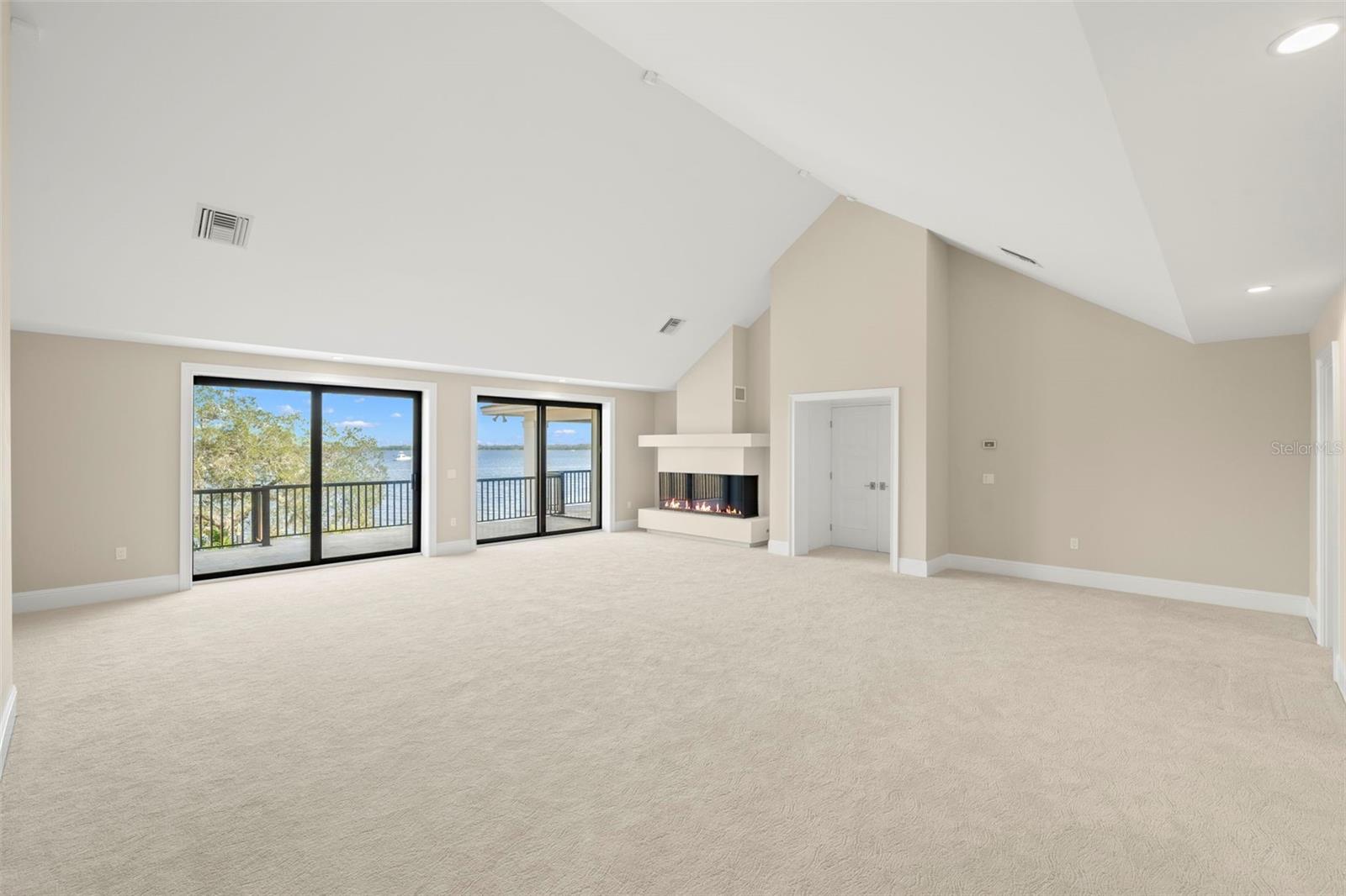 SHAW'S POINT - Residential