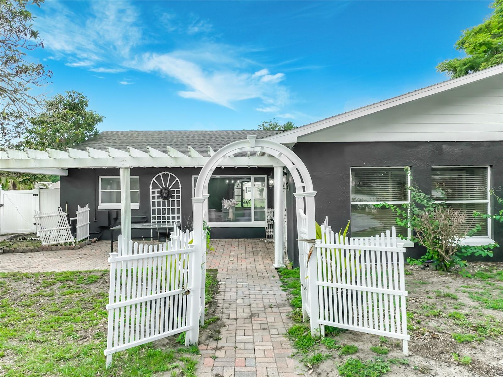 ROBERTA PLACE - Residential