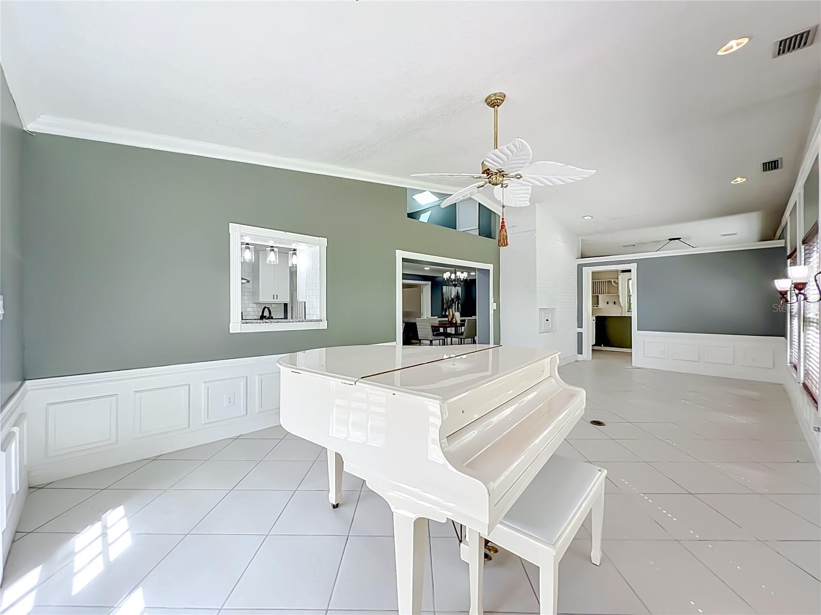 ROBERTA PLACE - Residential