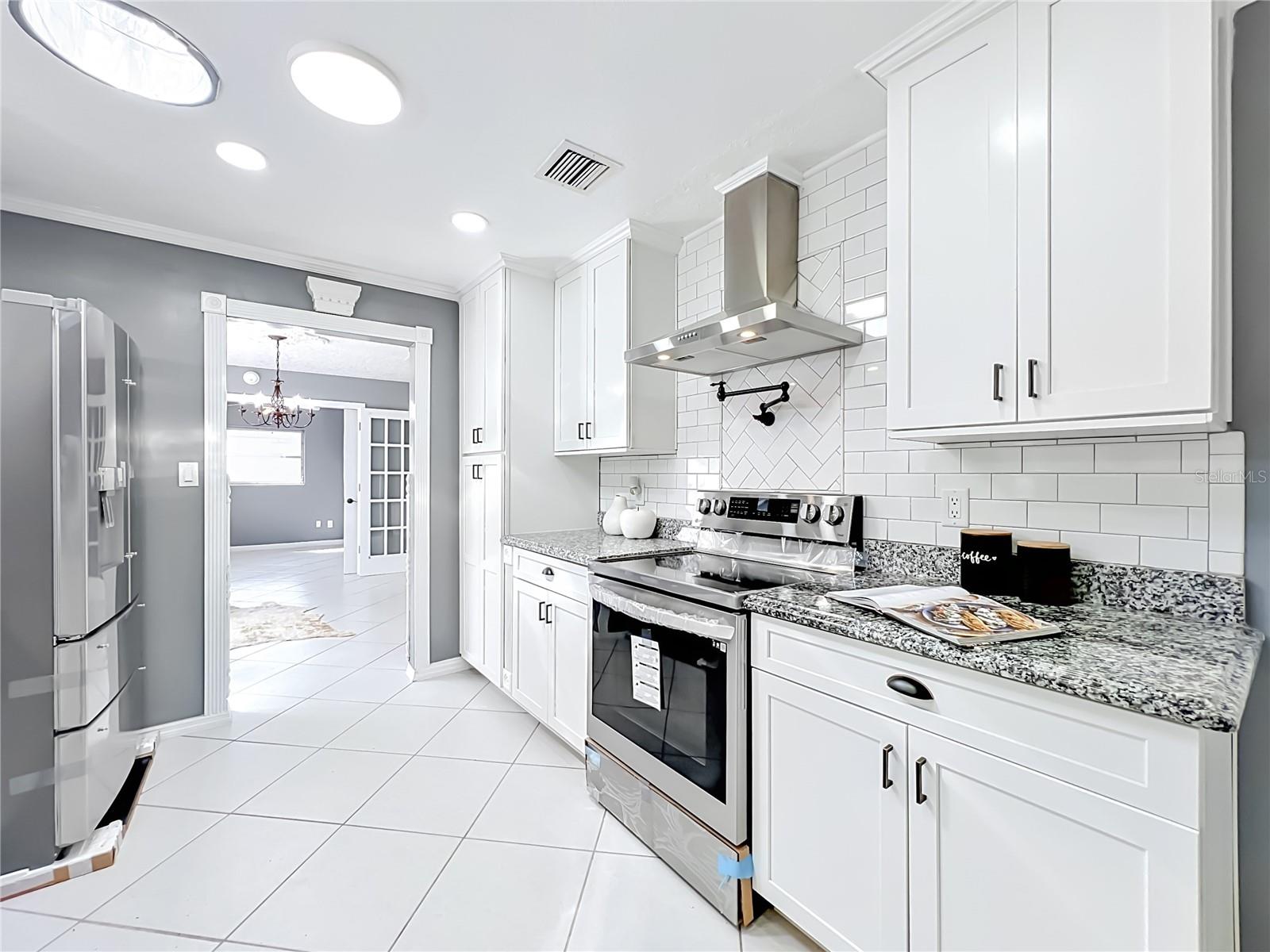 ROBERTA PLACE - Residential