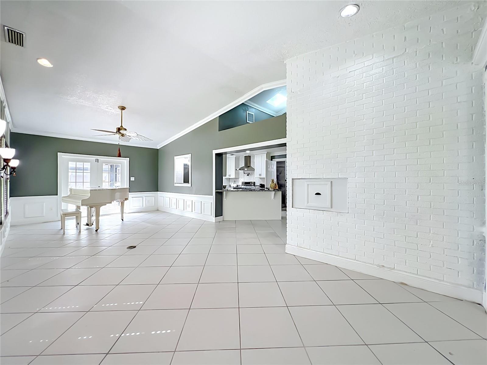 ROBERTA PLACE - Residential