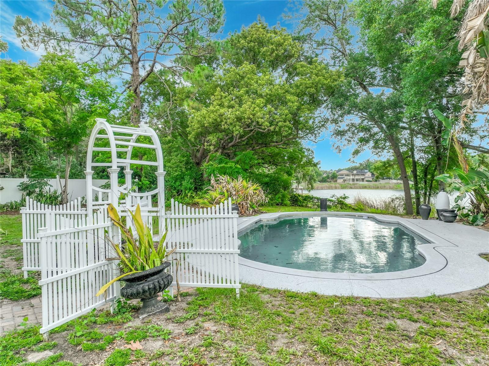 ROBERTA PLACE - Residential