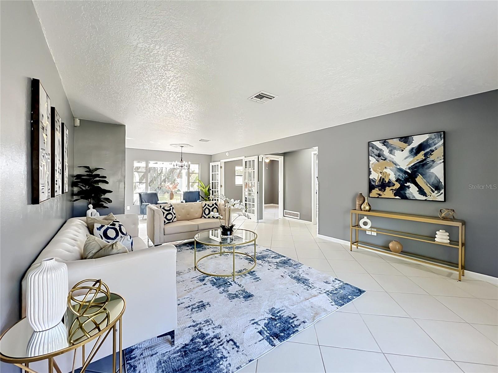 ROBERTA PLACE - Residential
