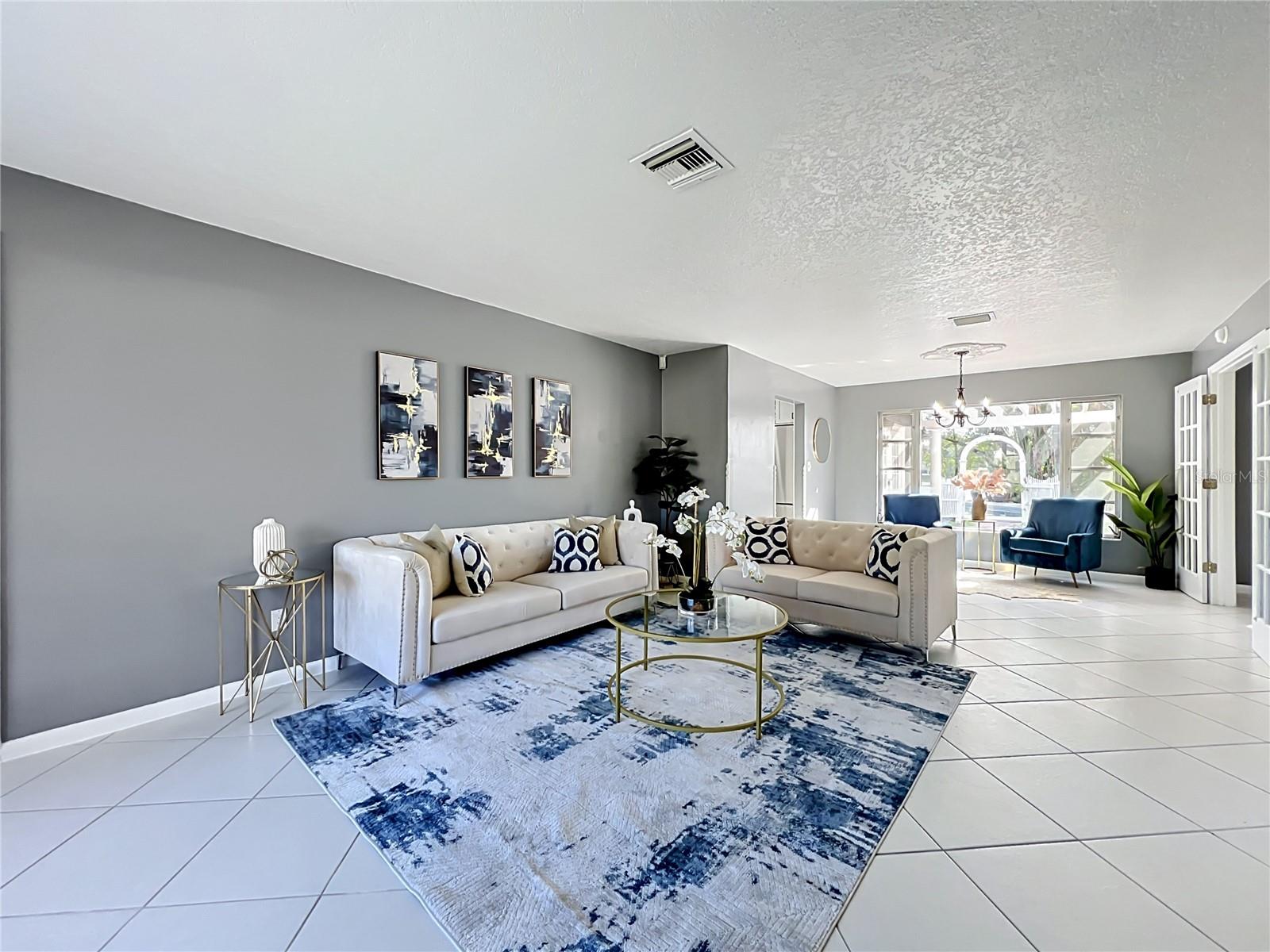 ROBERTA PLACE - Residential