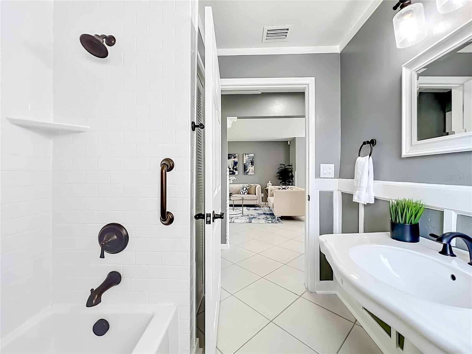 ROBERTA PLACE - Residential