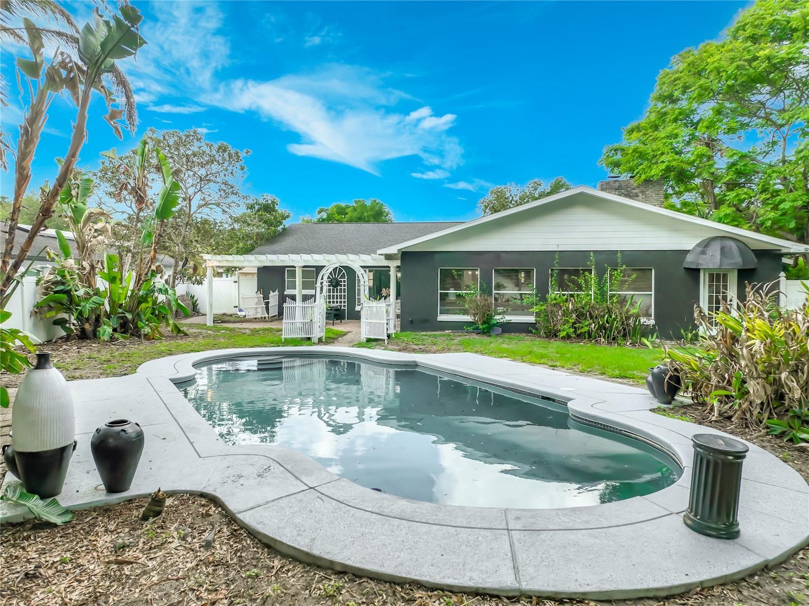 ROBERTA PLACE - Residential