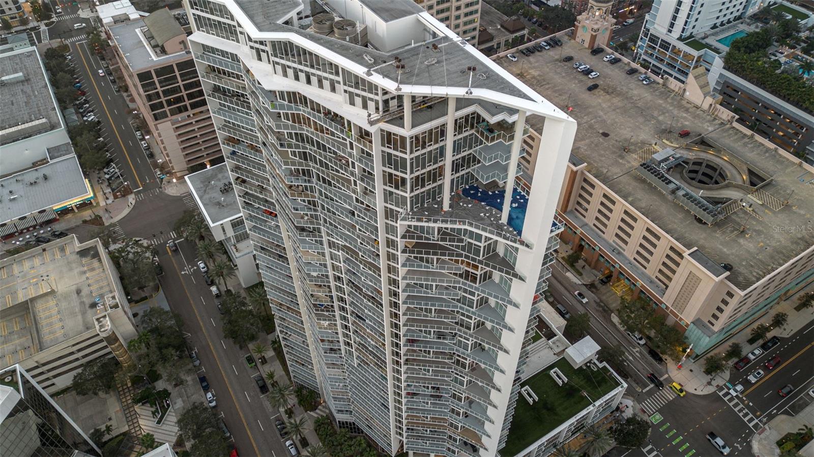 SIGNATURE PLACE CONDO - Residential