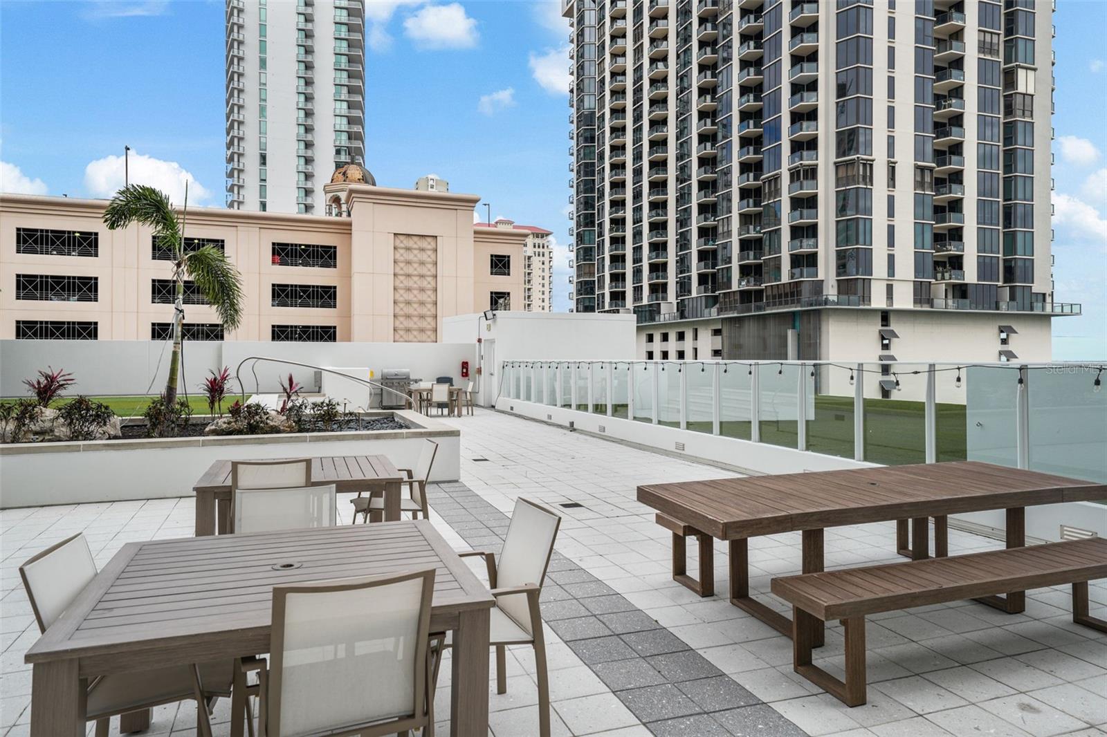 SIGNATURE PLACE CONDO - Residential