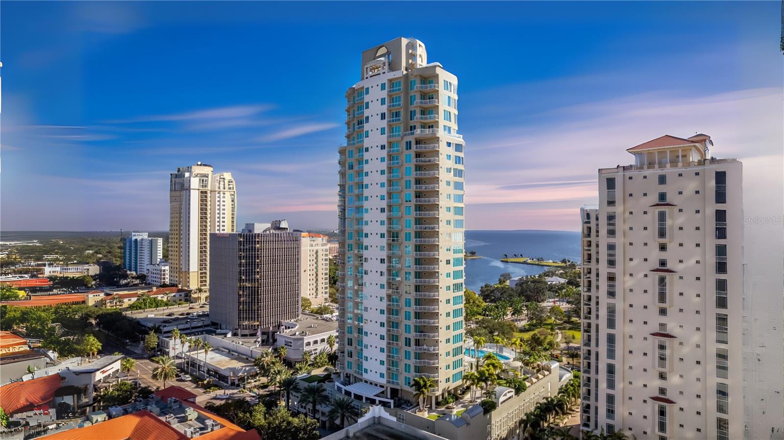 OVATION CONDO - Residential