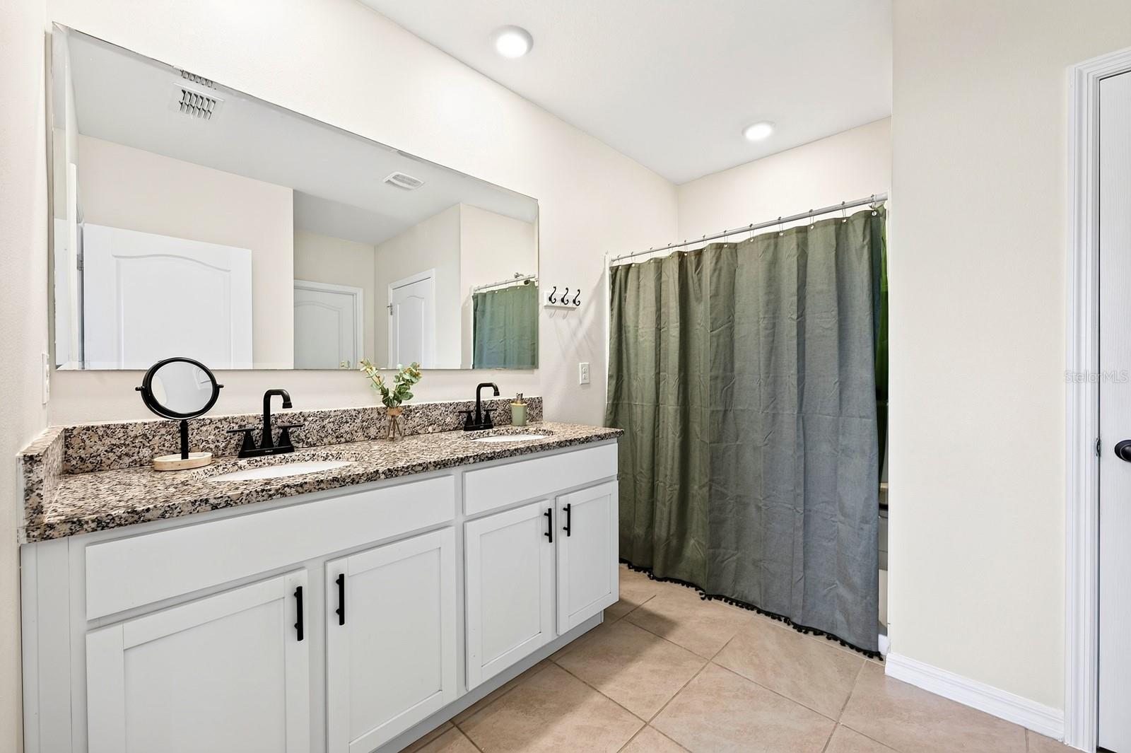 DELTONA LAKES UNIT 05 - Residential