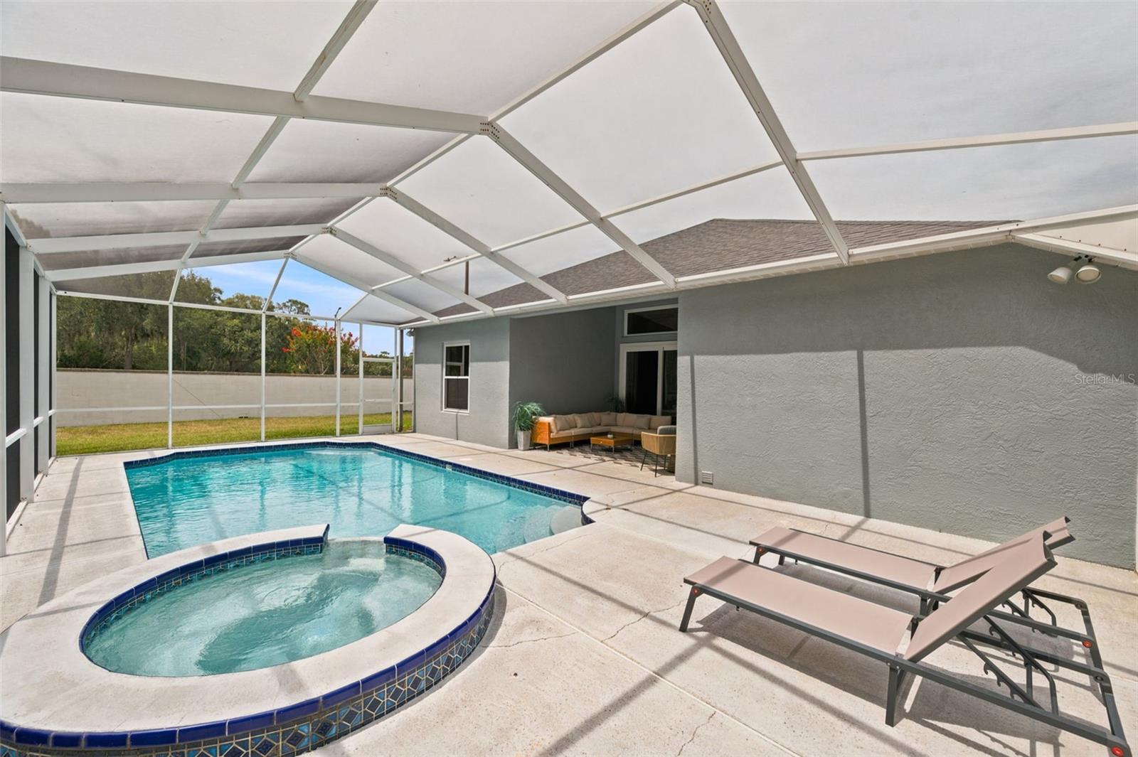 MEADOW POINTE PRCL 10 UNIT 01 02 - Residential