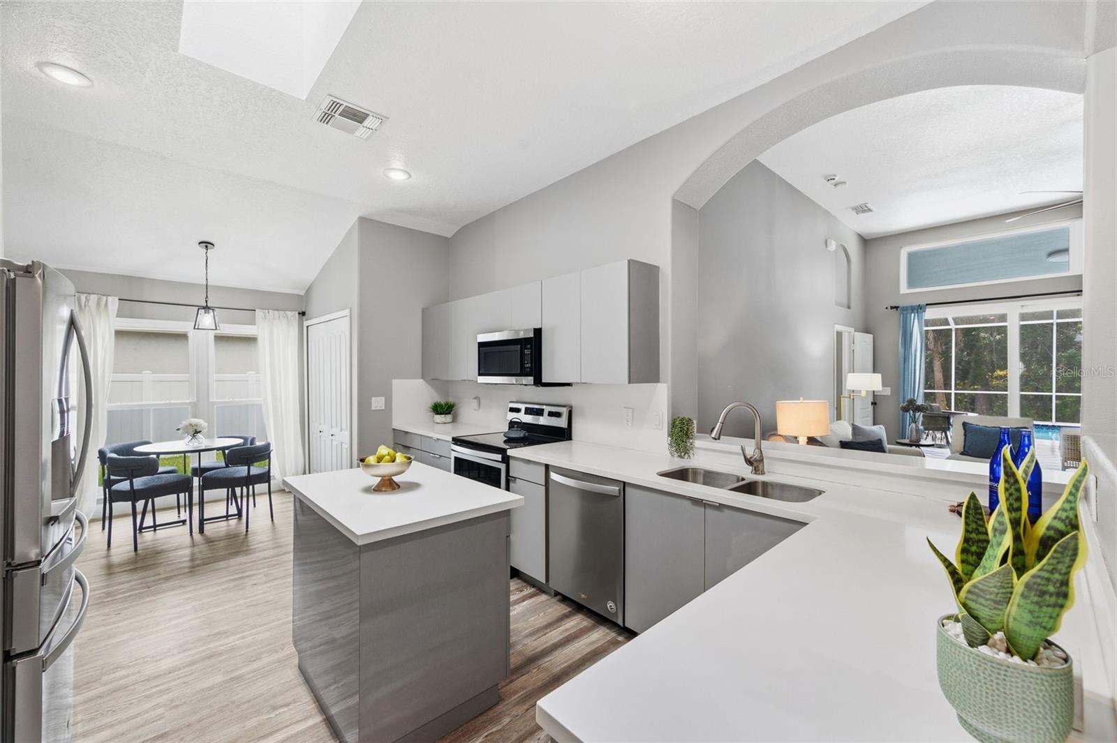 MEADOW POINTE PRCL 10 UNIT 01 02 - Residential