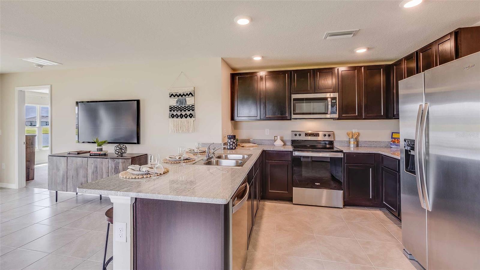STAR FARMS AT LAKEWOOD RANCH - Residential