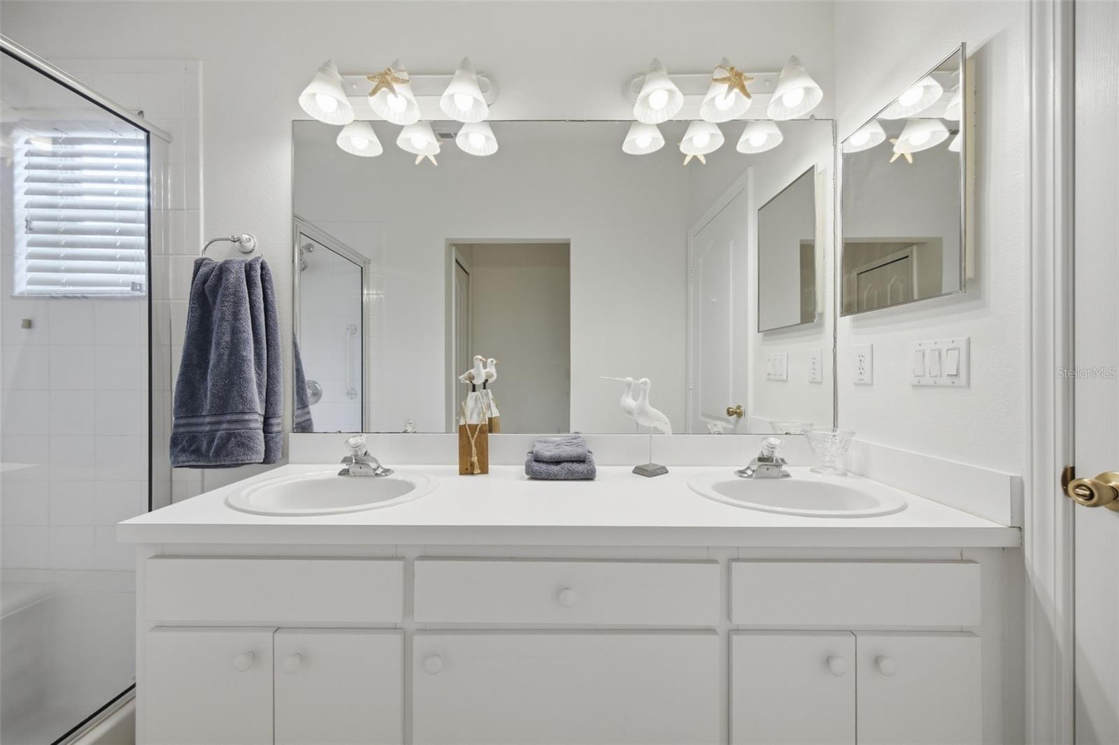 LEXINGTON OAKS VILLAGE 25 26 - Residential