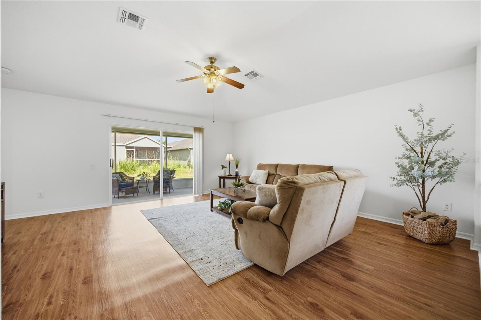LEXINGTON OAKS VILLAGE 25 26 - Residential