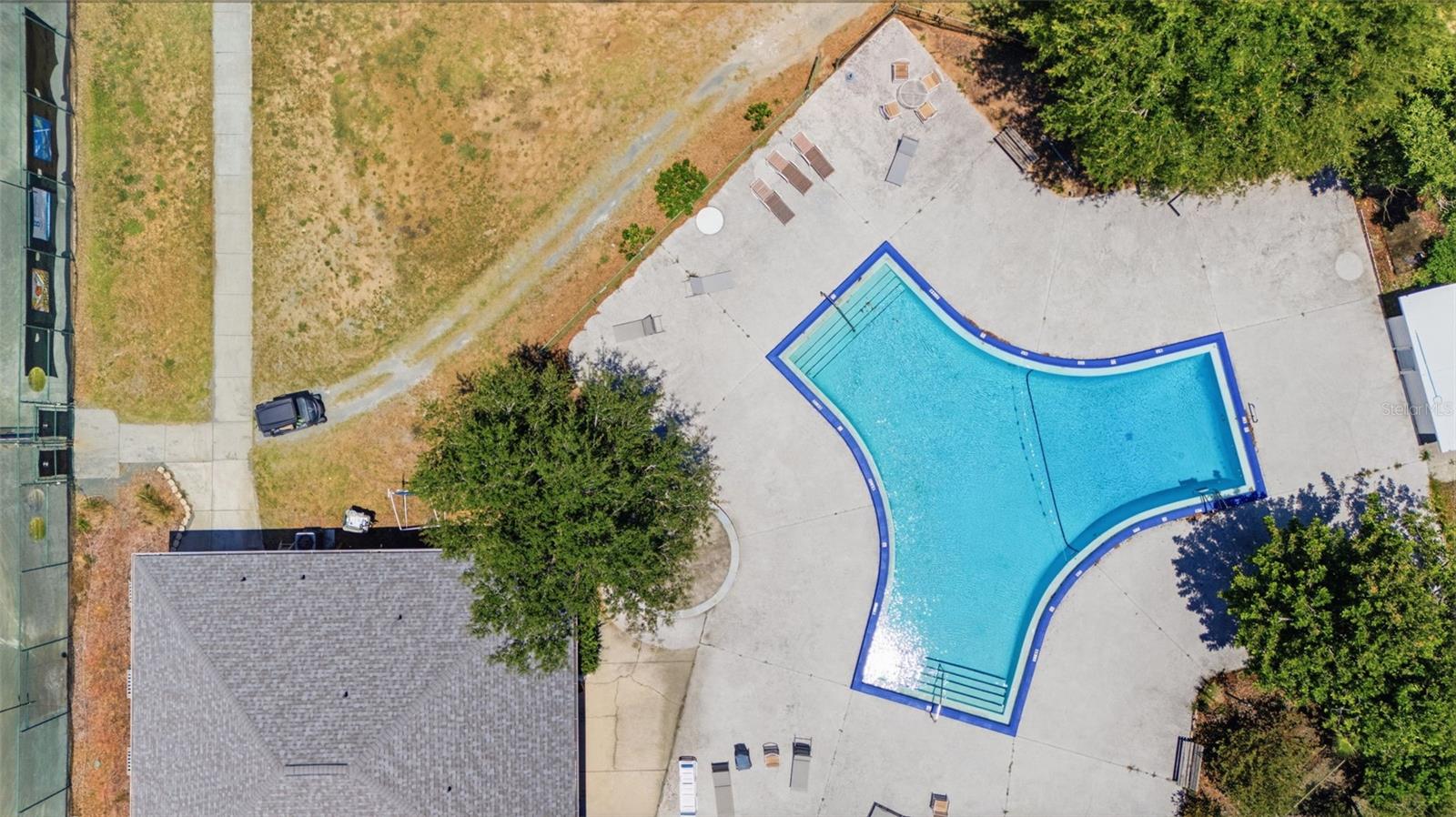 LEXINGTON OAKS VILLAGE 25 26 - Residential