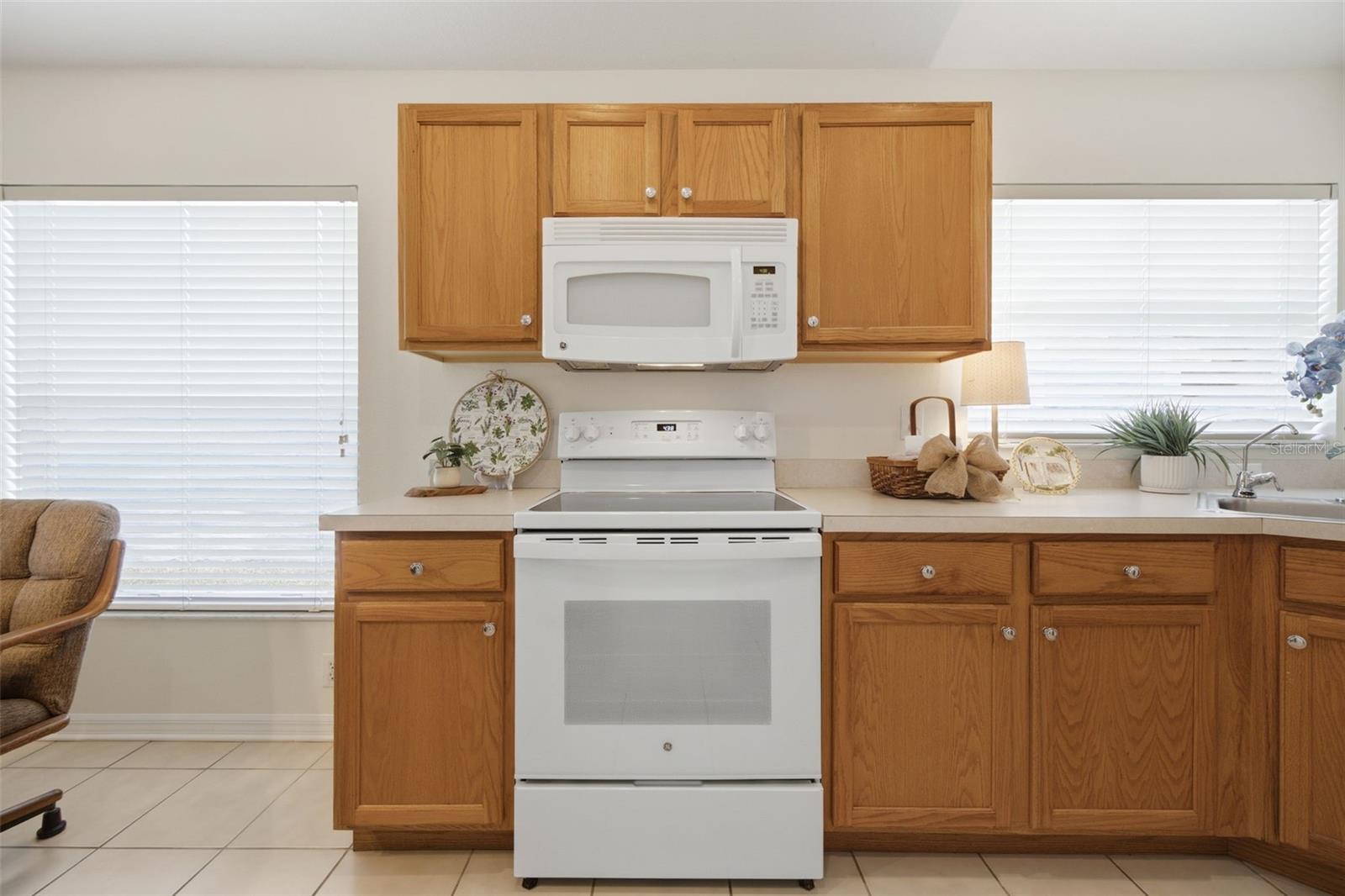 LEXINGTON OAKS VILLAGE 25 26 - Residential