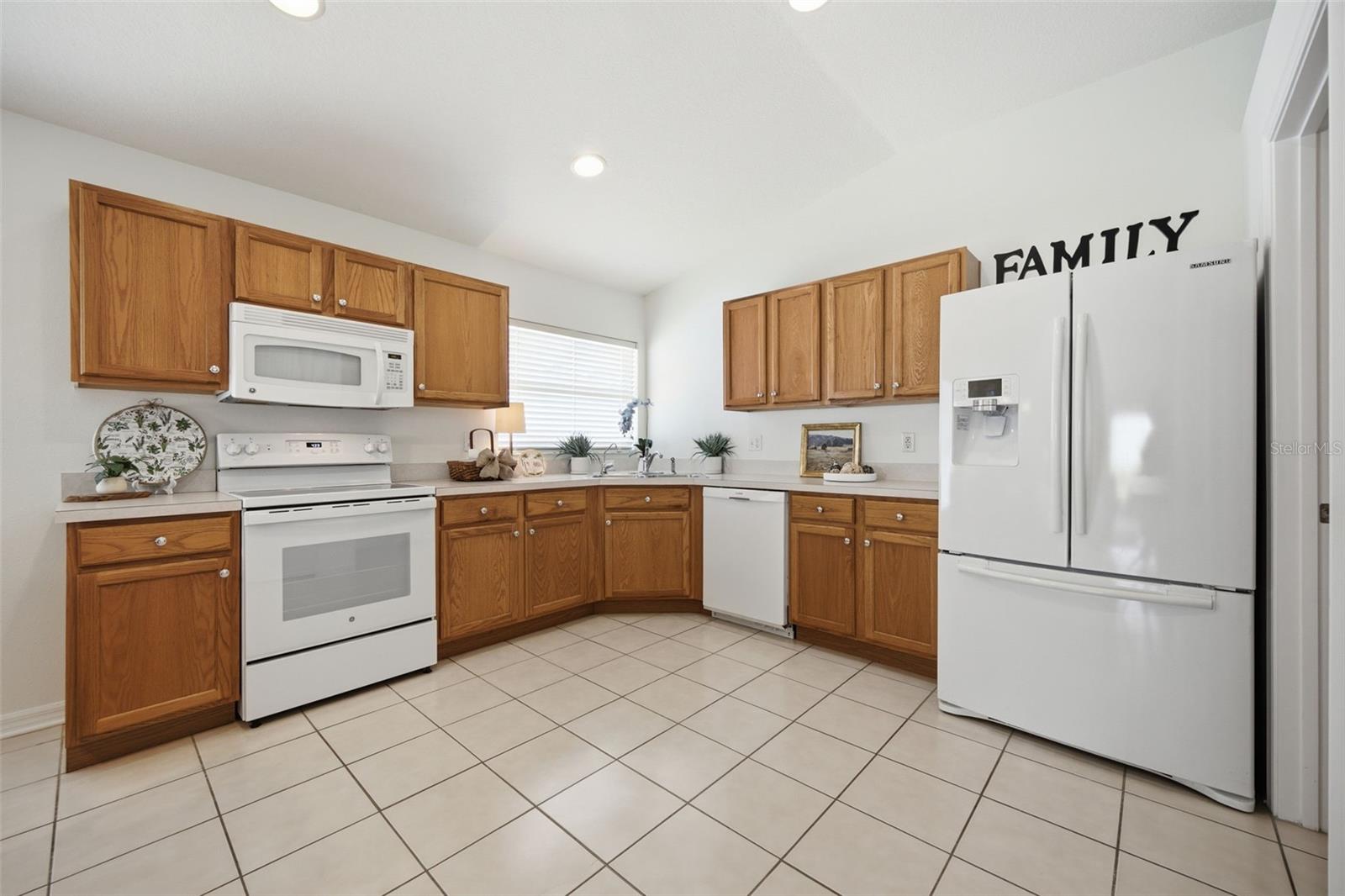 LEXINGTON OAKS VILLAGE 25 26 - Residential