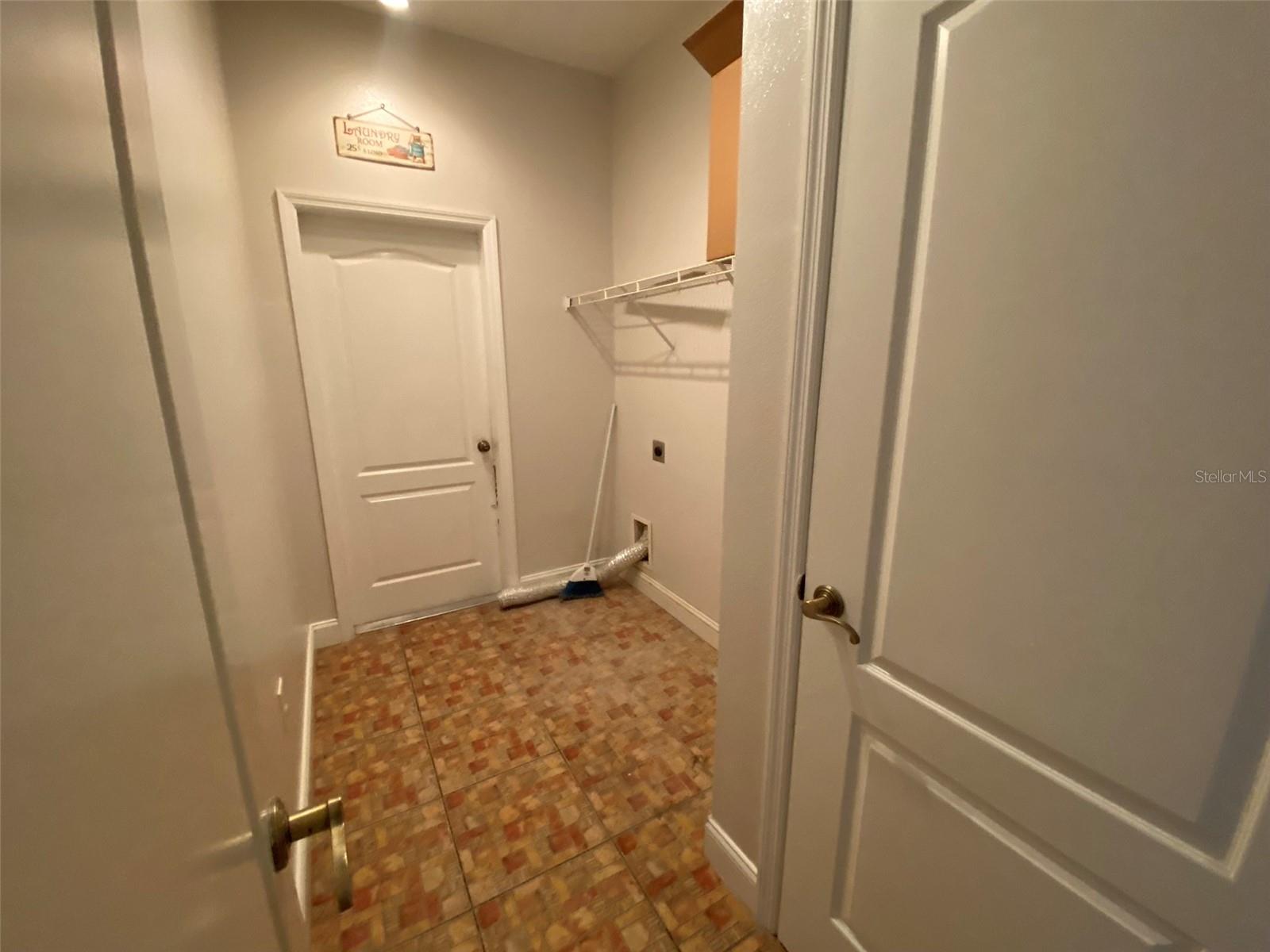 EUSTIS PINE MEADOWS COUNTRY CLUB ESTATES - Residential Lease