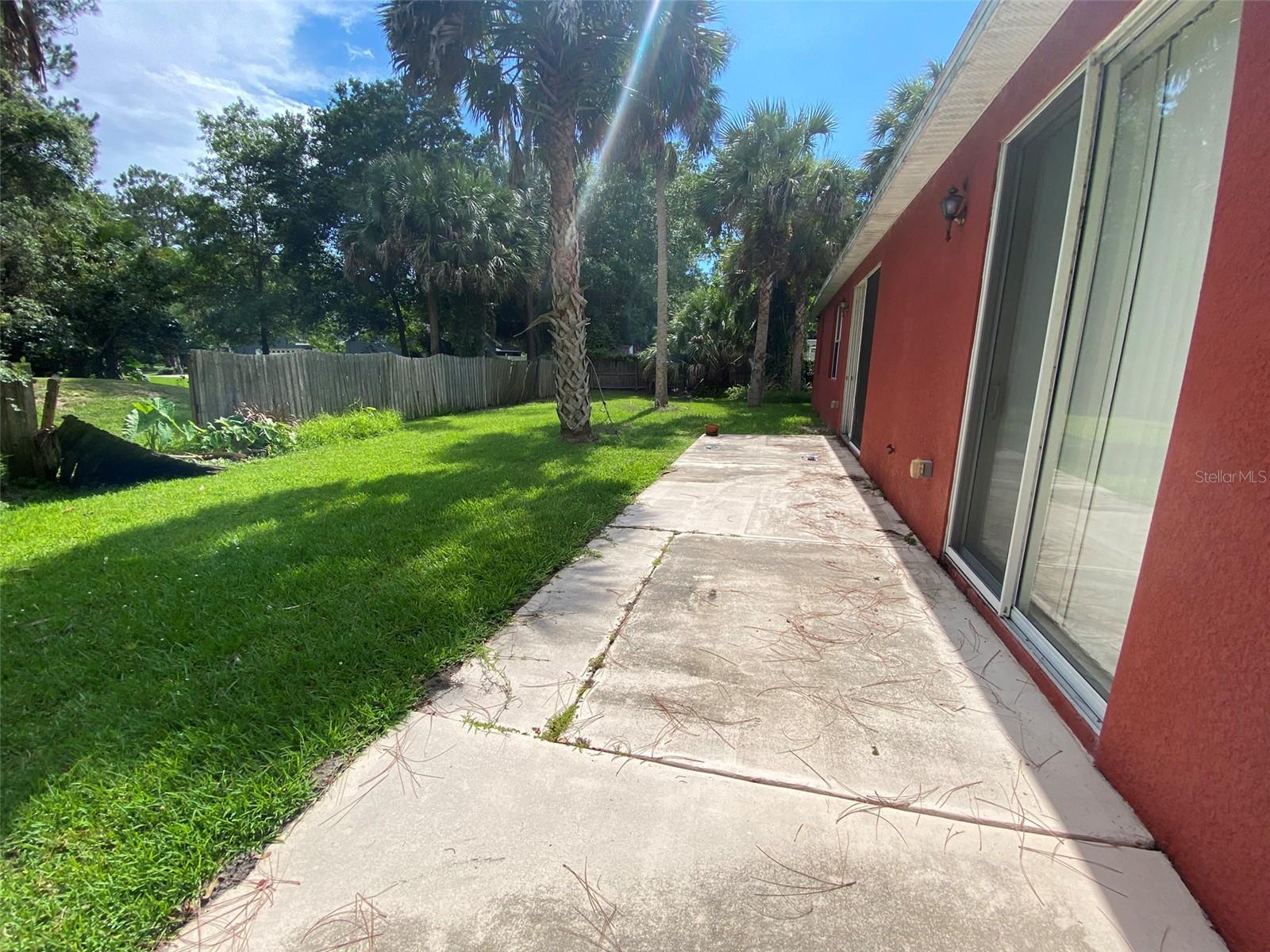 EUSTIS PINE MEADOWS COUNTRY CLUB ESTATES - Residential Lease