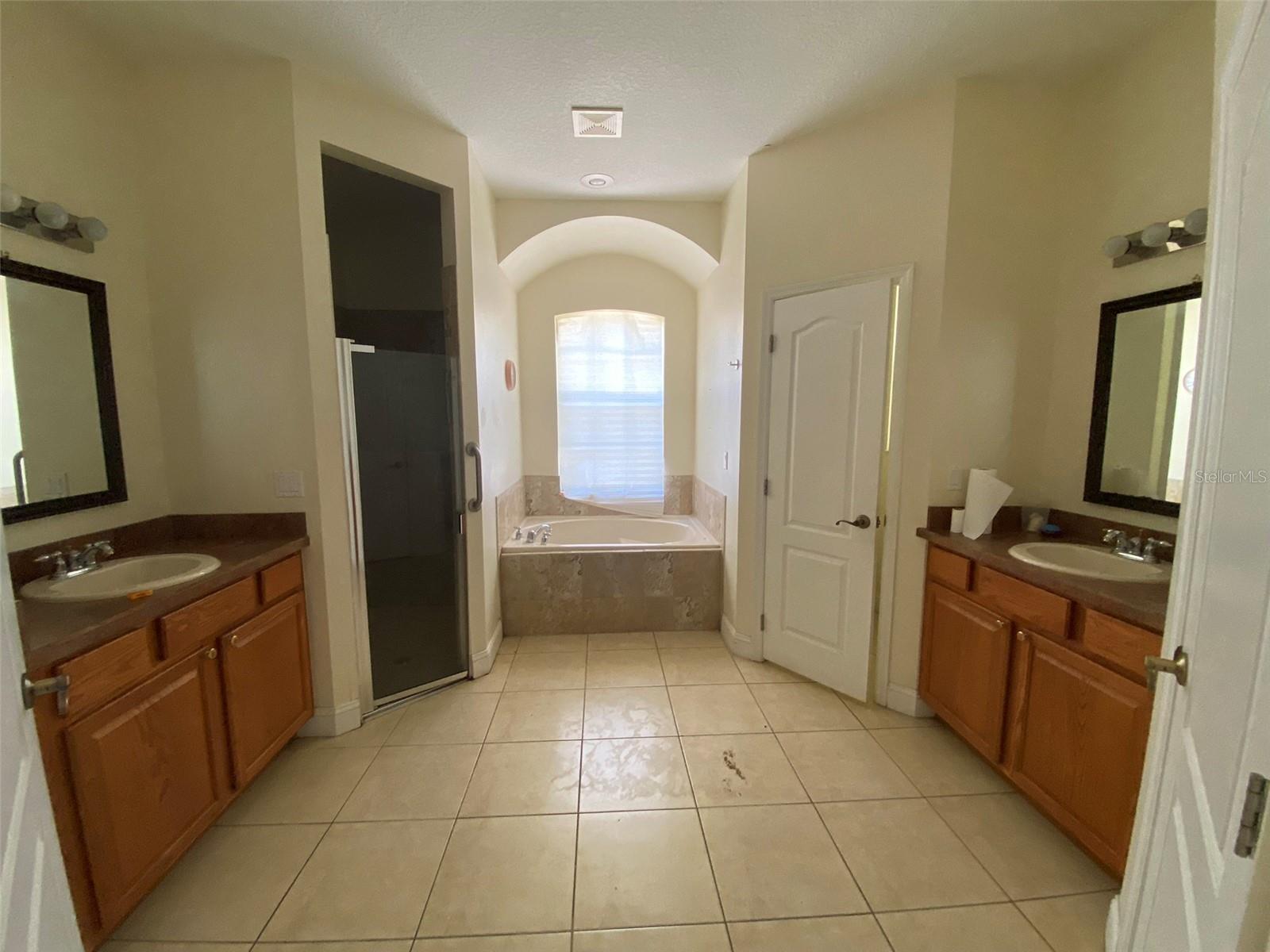 EUSTIS PINE MEADOWS COUNTRY CLUB ESTATES - Residential Lease