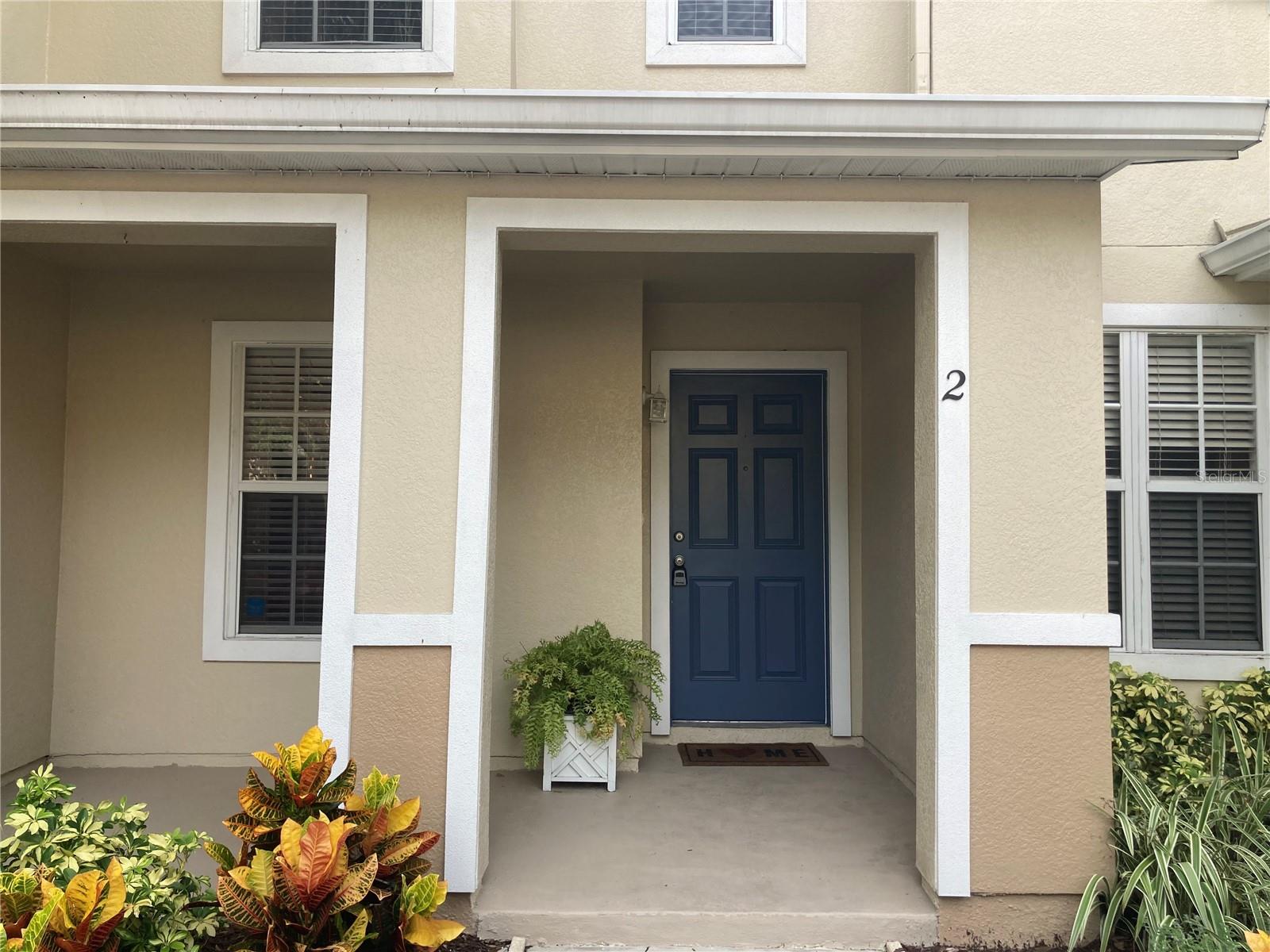 Beautiful 2/2.5 Townhouse in Waterford Townhomes.
- All appliances are stainless steel newer microwave, flat top range and refrigerator
- Real hardwood floors in open concept dining and living room
- Hunter ceiling fans with remotes in both bedrooms
- Town home backs up to the Pinellas Trail (just feet away), Walking distance to Morningside Recreation Complex which has a double gymnasium, lap pool, kiddie pools playground, tennis courts and lighted basketball courts. Easy access to US 19, minutes to Clearwater Mall
Trash service is included. One outdoor parking space included. NO PETS