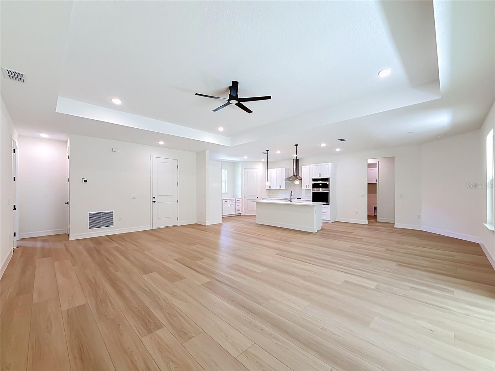 ROYAL TRAILS UNIT 01 - Residential