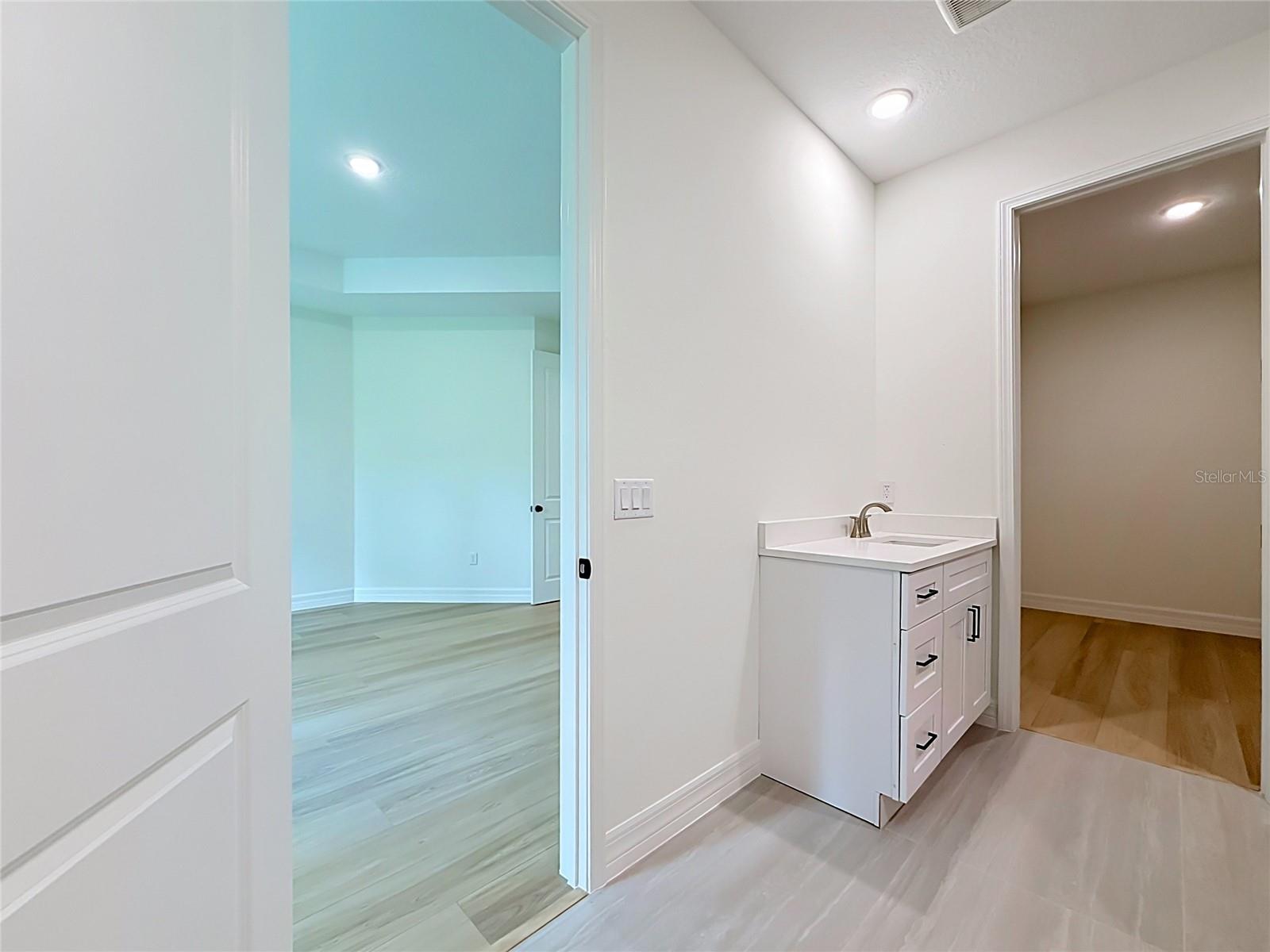 ROYAL TRAILS UNIT 01 - Residential
