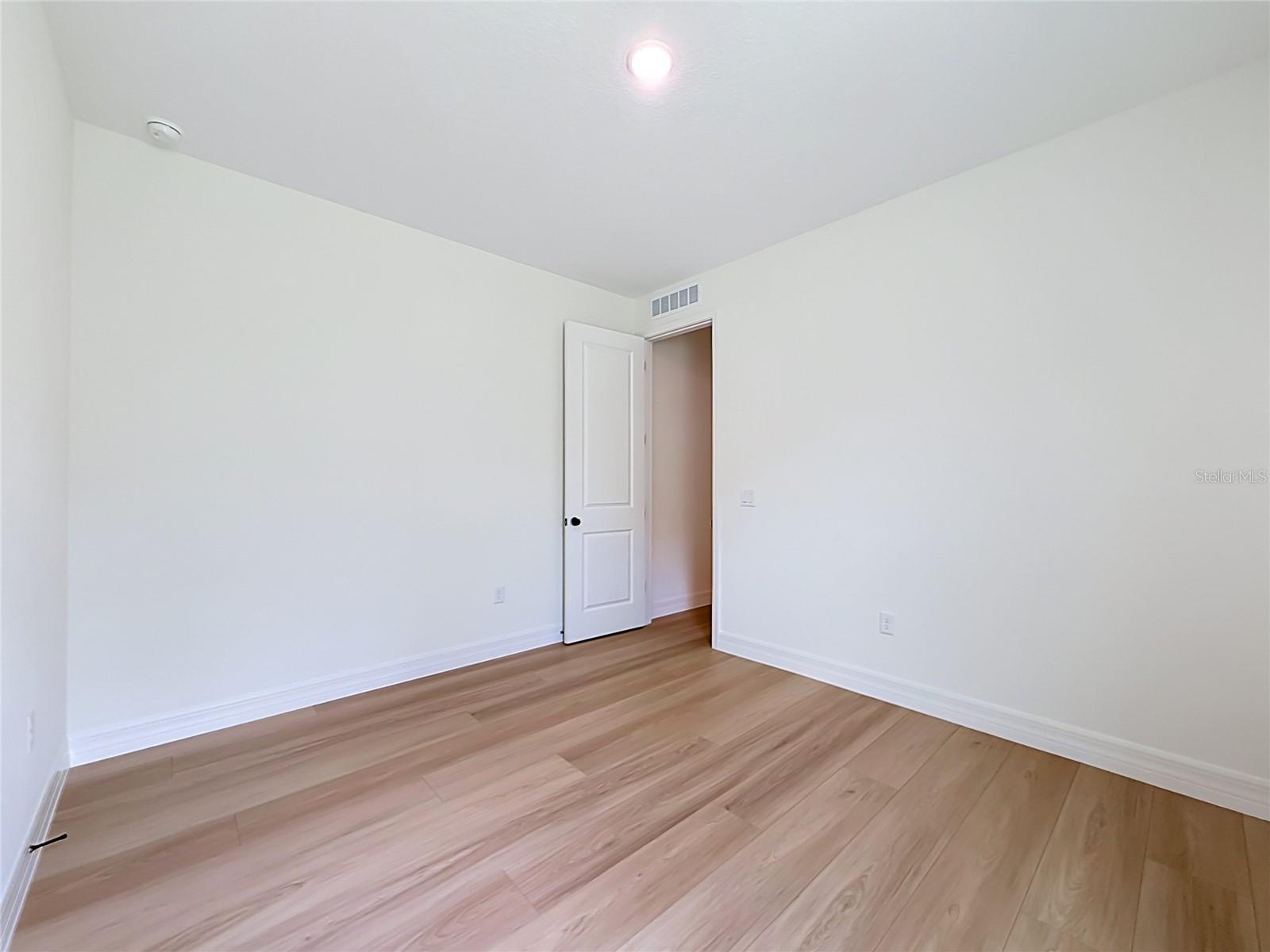 ROYAL TRAILS UNIT 01 - Residential
