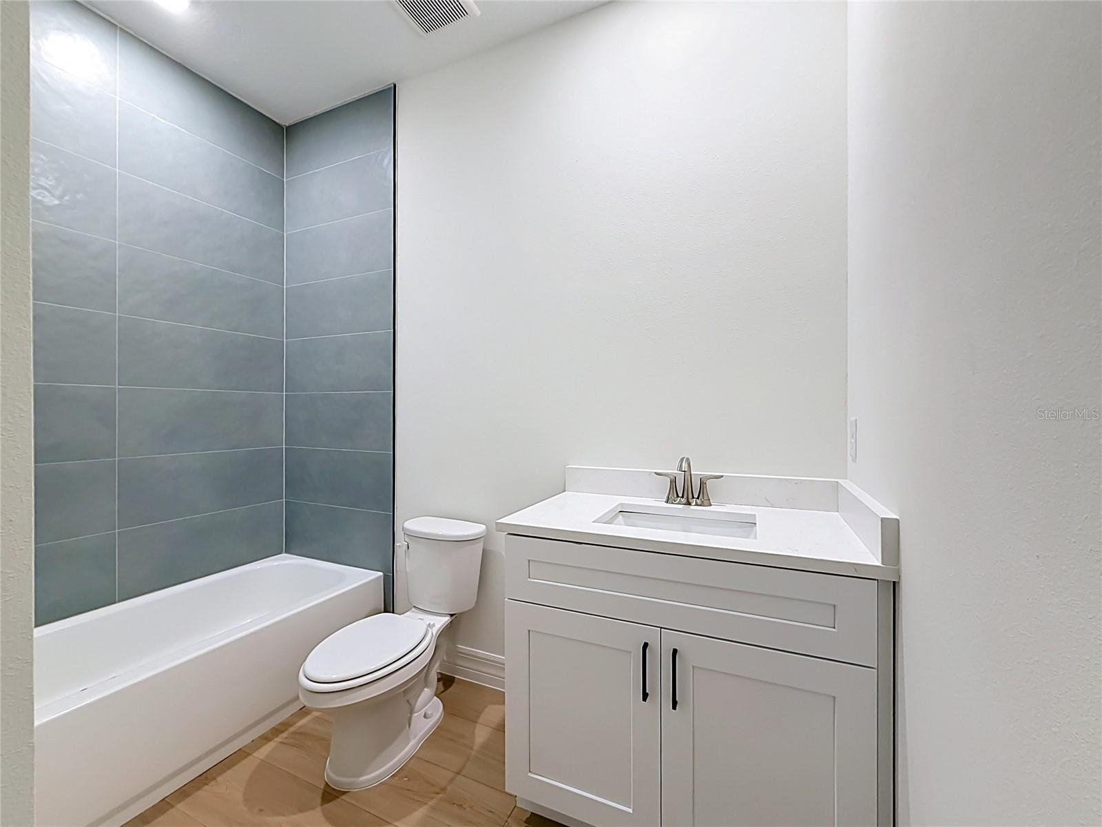 ROYAL TRAILS UNIT 01 - Residential
