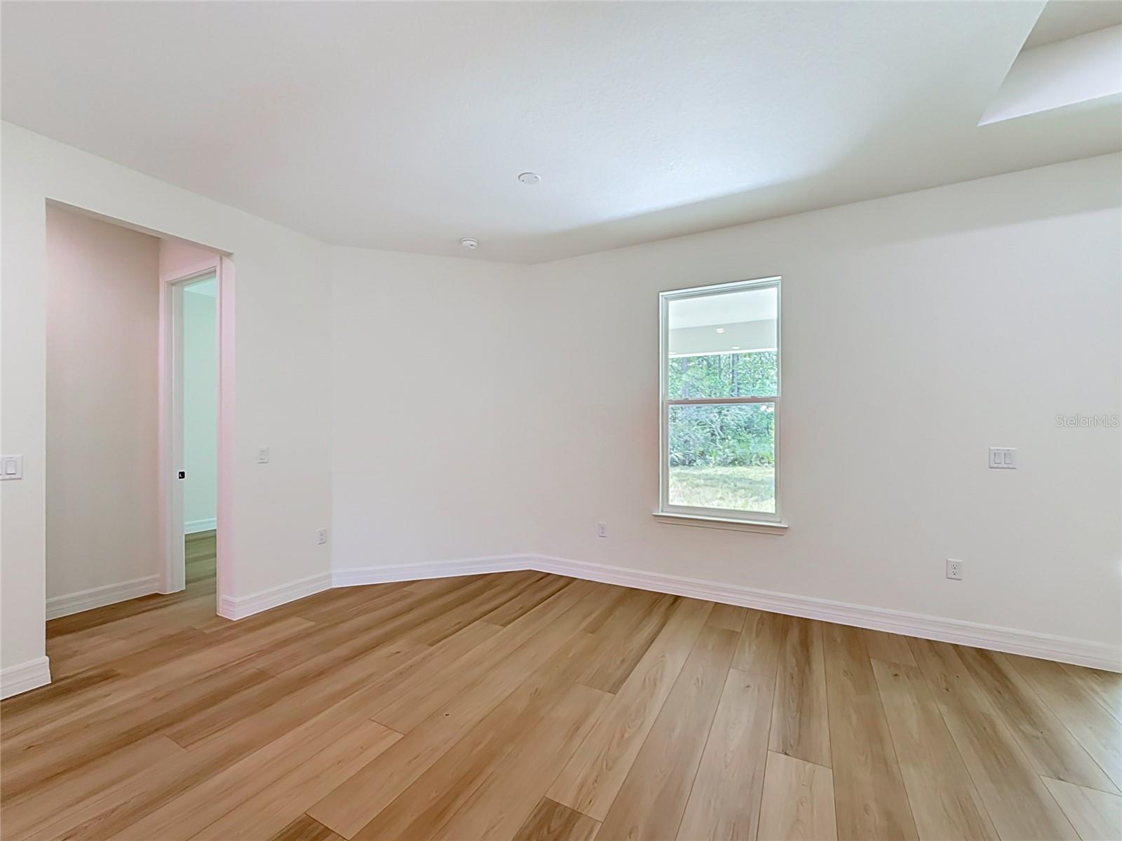 ROYAL TRAILS UNIT 01 - Residential