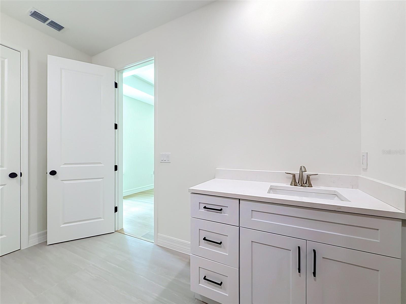ROYAL TRAILS UNIT 01 - Residential