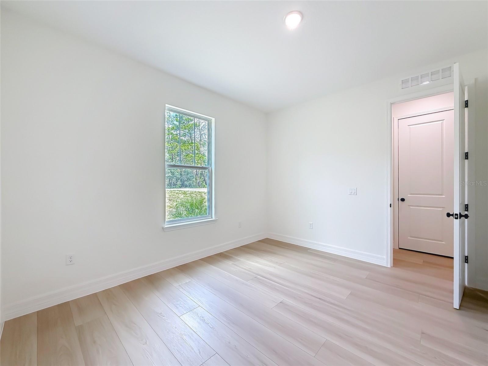 ROYAL TRAILS UNIT 01 - Residential