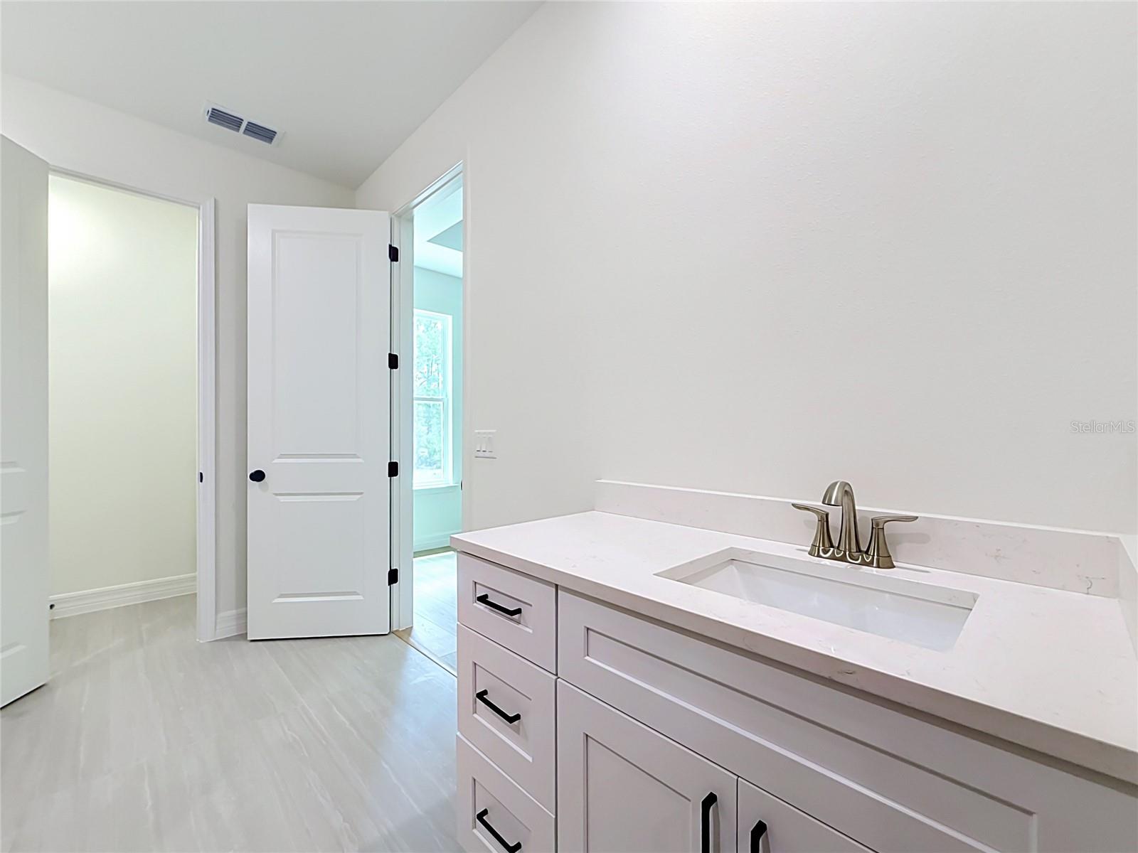 ROYAL TRAILS UNIT 01 - Residential