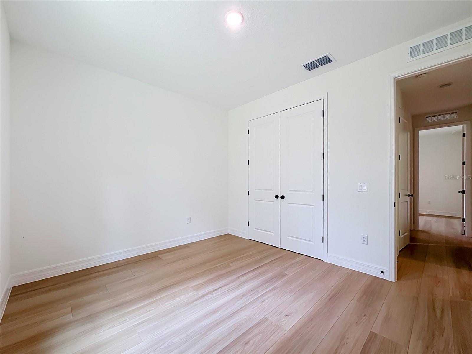 ROYAL TRAILS UNIT 01 - Residential
