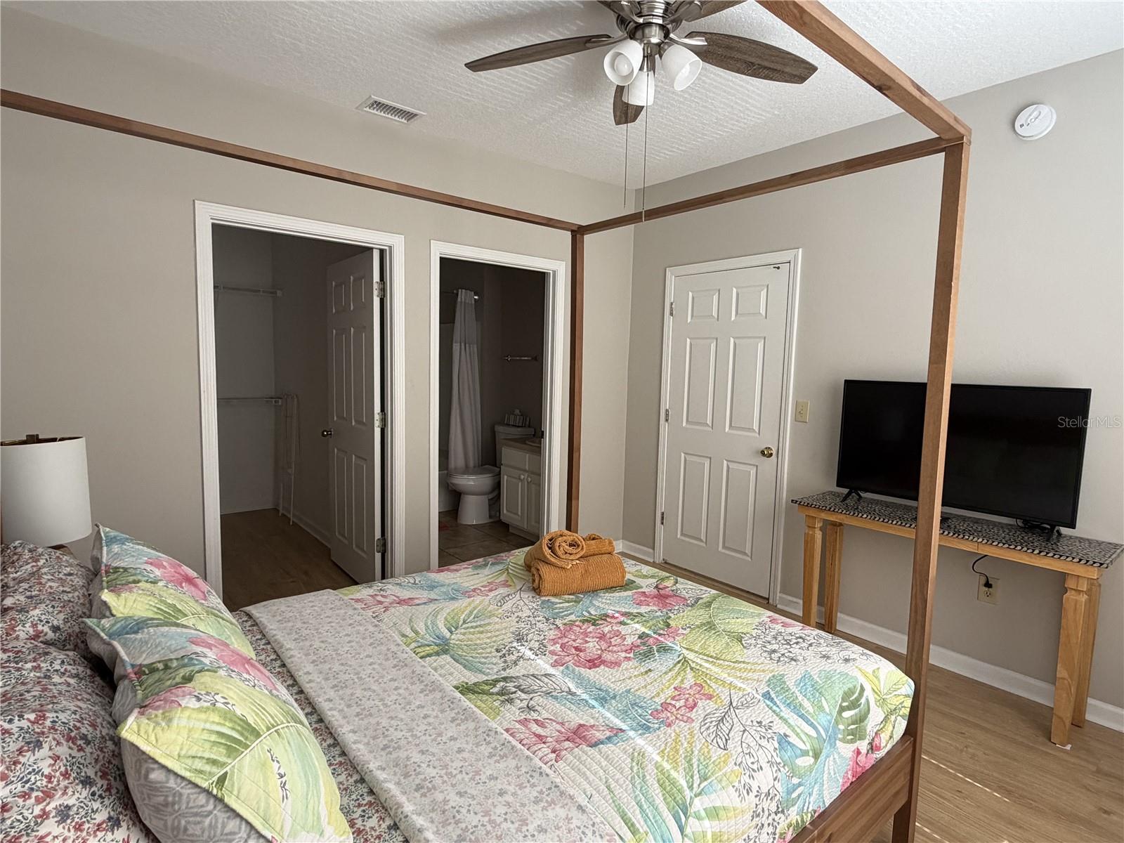 BEACHWAY CONDOS - Residential