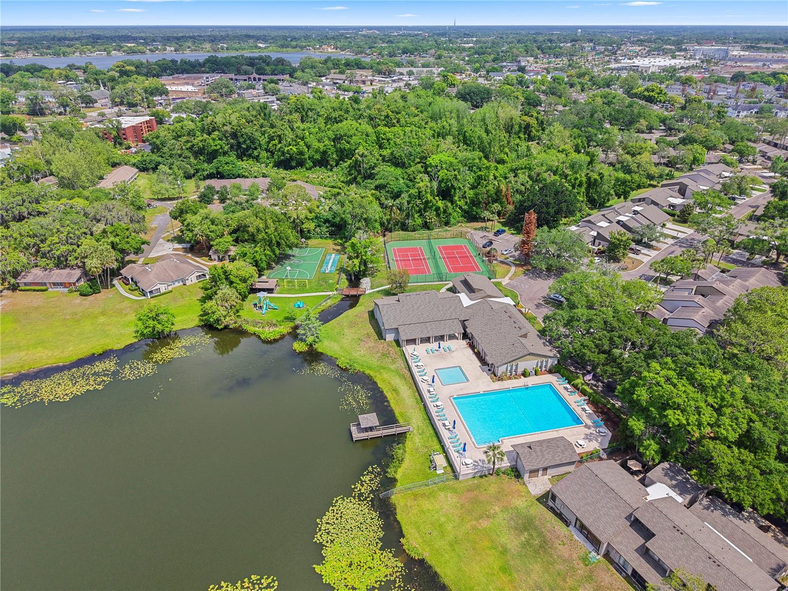 LAKE OF THE WOODS SEC 08 TWNHS - Residential