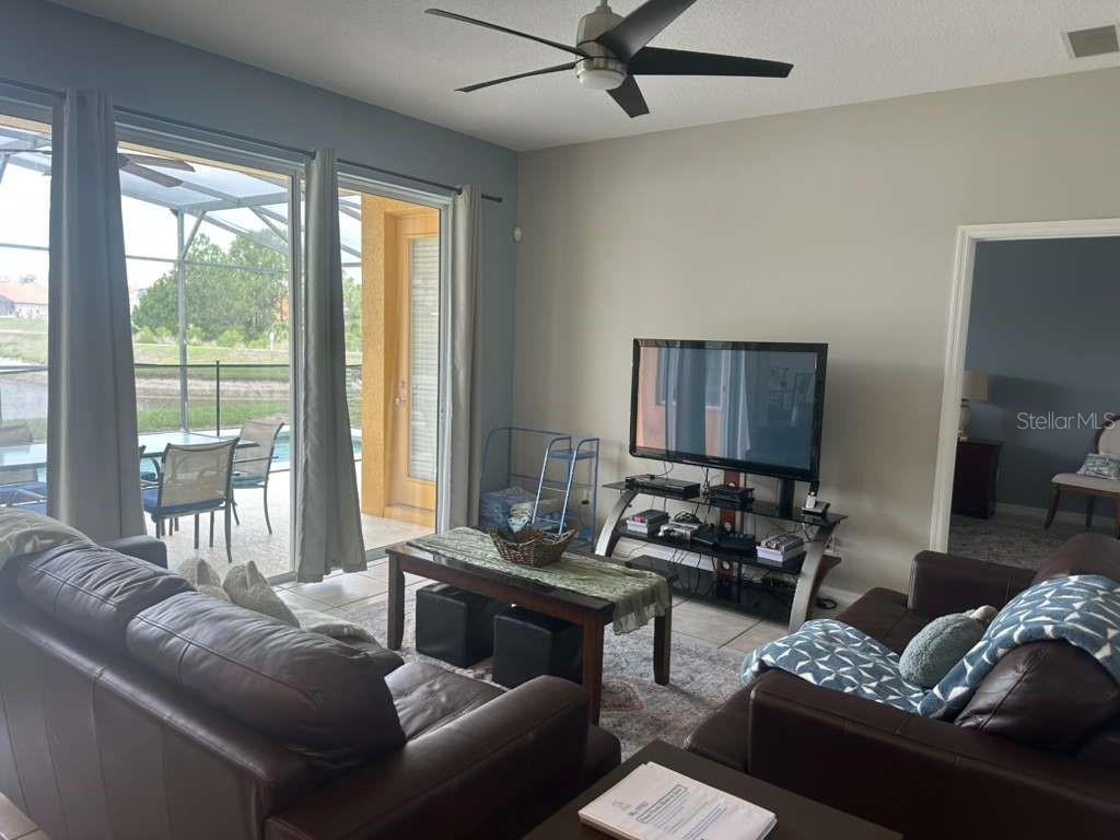 AVIANA PH 01 - Residential