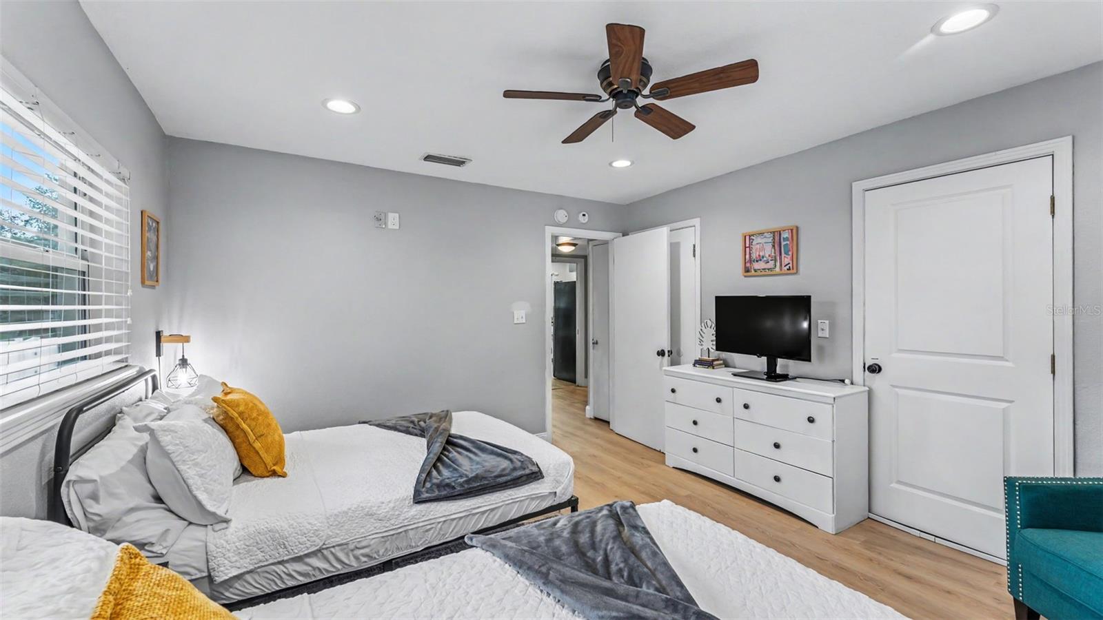 CRESCENT PARK - Residential