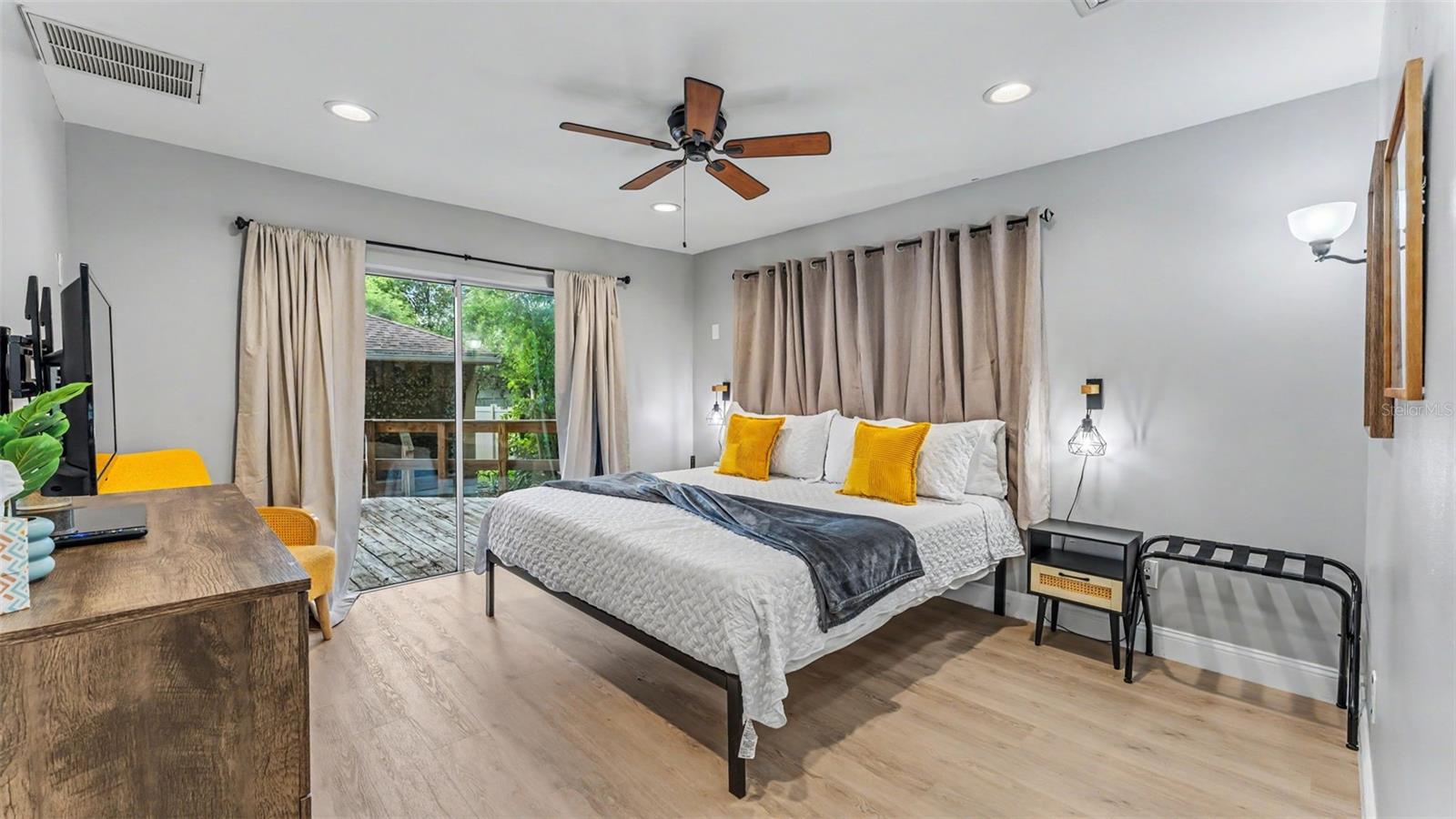 CRESCENT PARK - Residential