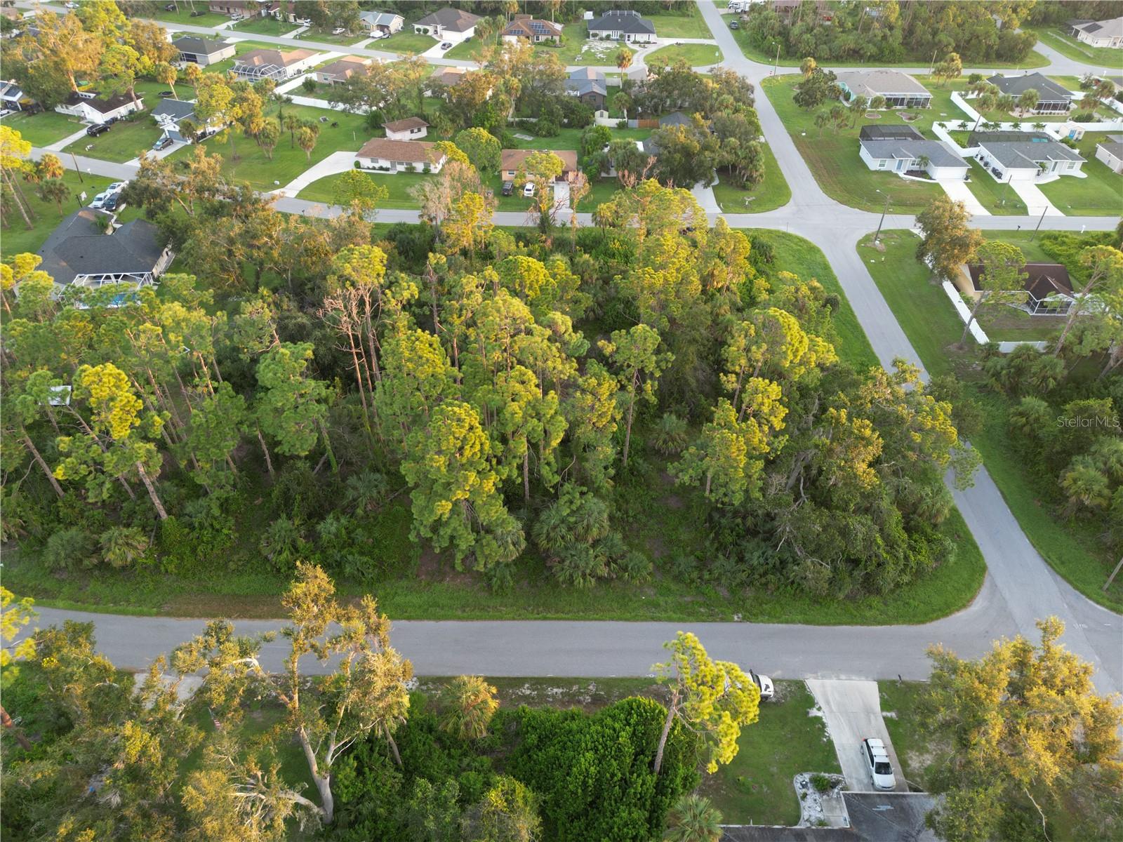 PORT CHARLOTTE SUB 02 - Land