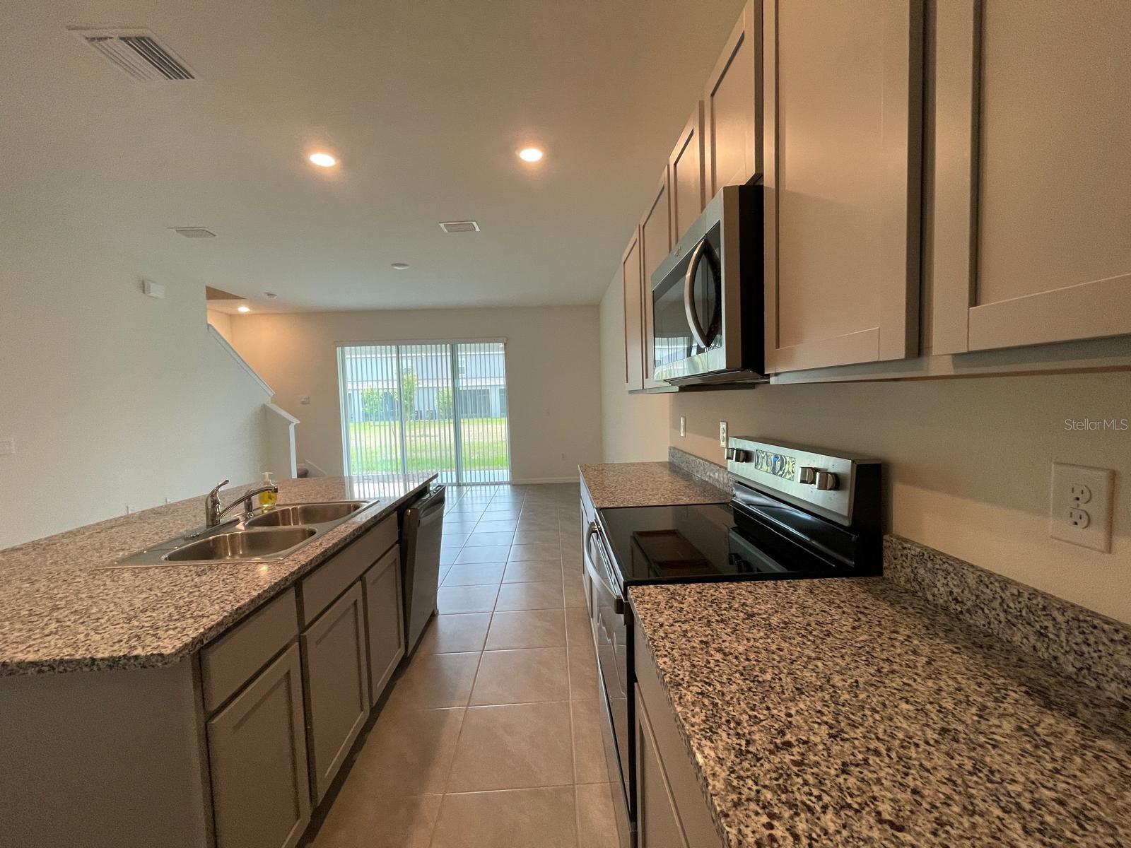 AVALON PARK WEST-NORTH PH 2 4 5 - Residential Lease