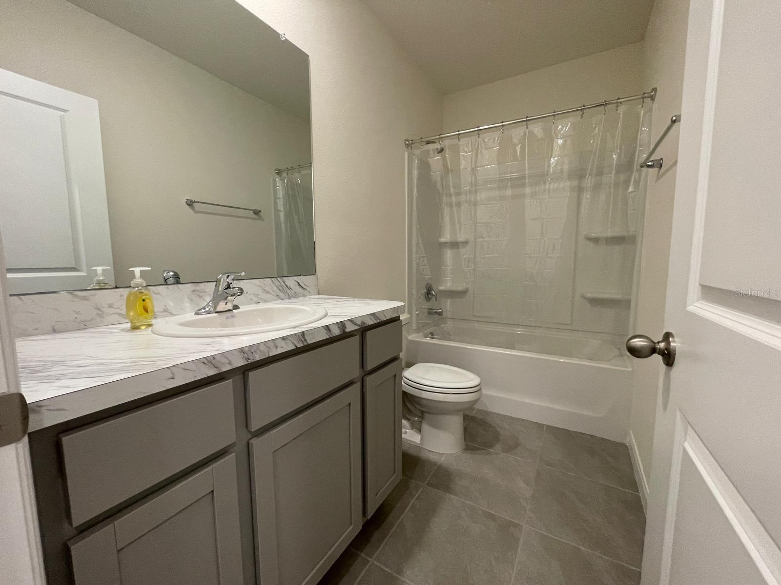 AVALON PARK WEST-NORTH PH 2 4 5 - Residential Lease