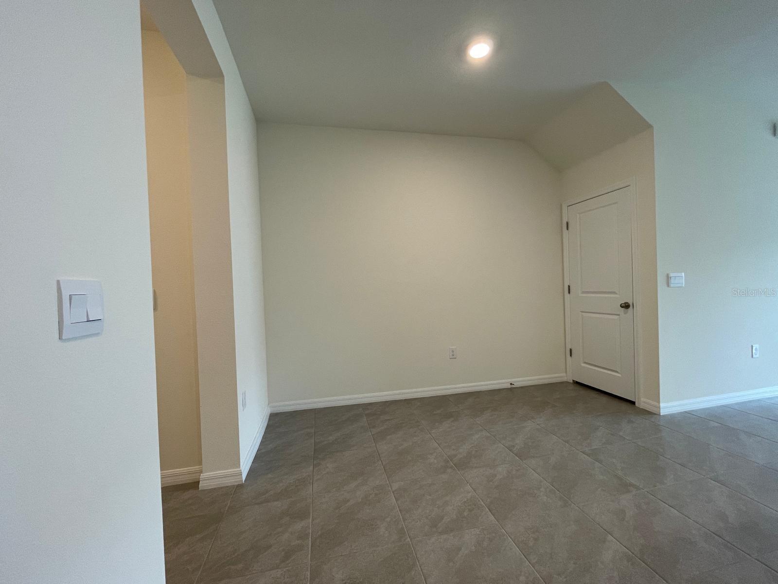 AVALON PARK WEST-NORTH PH 2 4 5 - Residential Lease