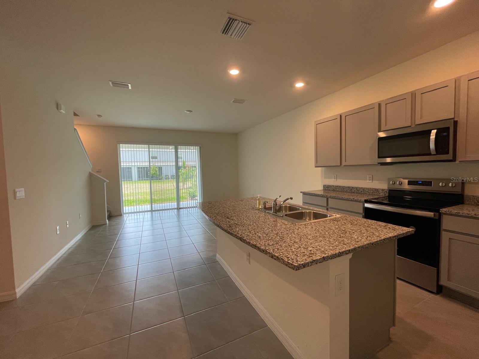 AVALON PARK WEST-NORTH PH 2 4 5 - Residential Lease
