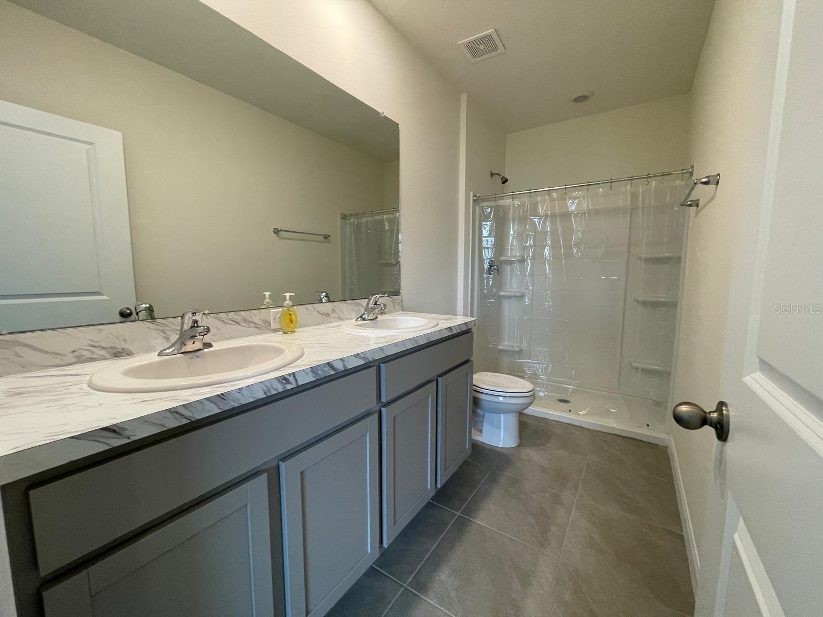 AVALON PARK WEST-NORTH PH 2 4 5 - Residential Lease