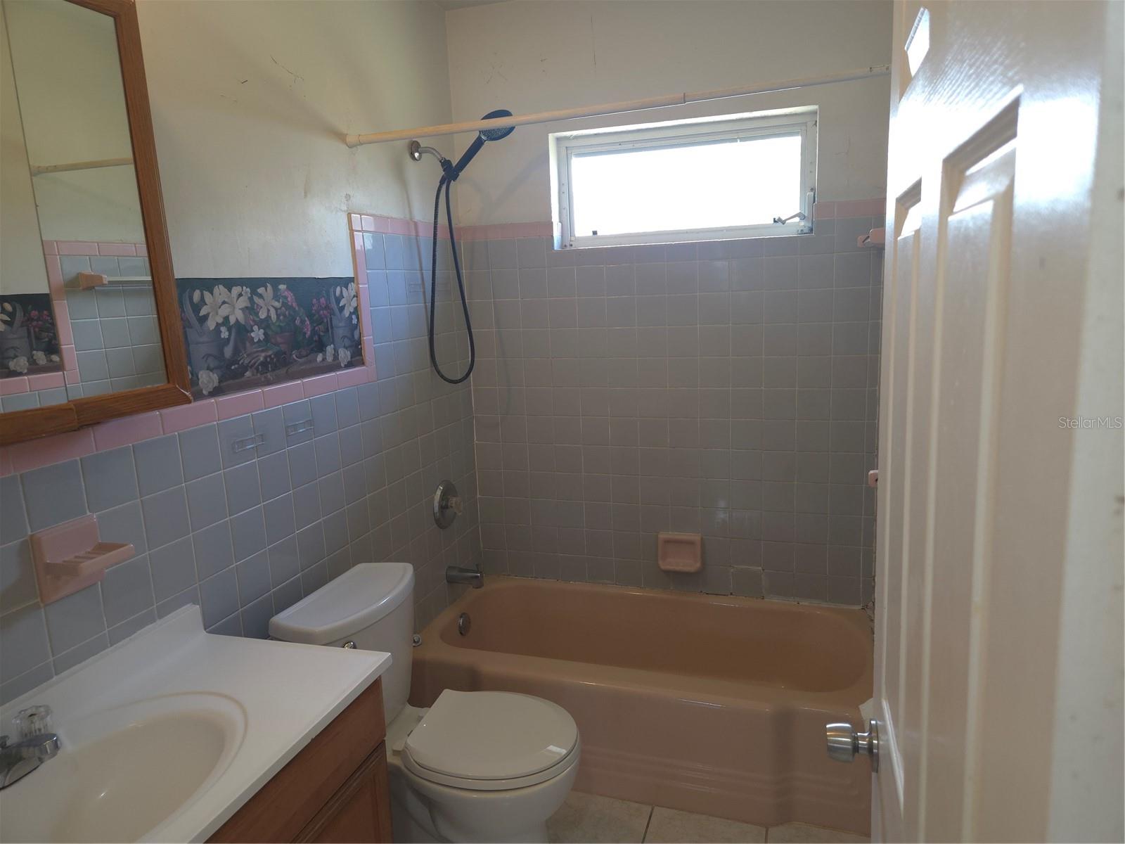 EAST BAY ESTATES - Residential