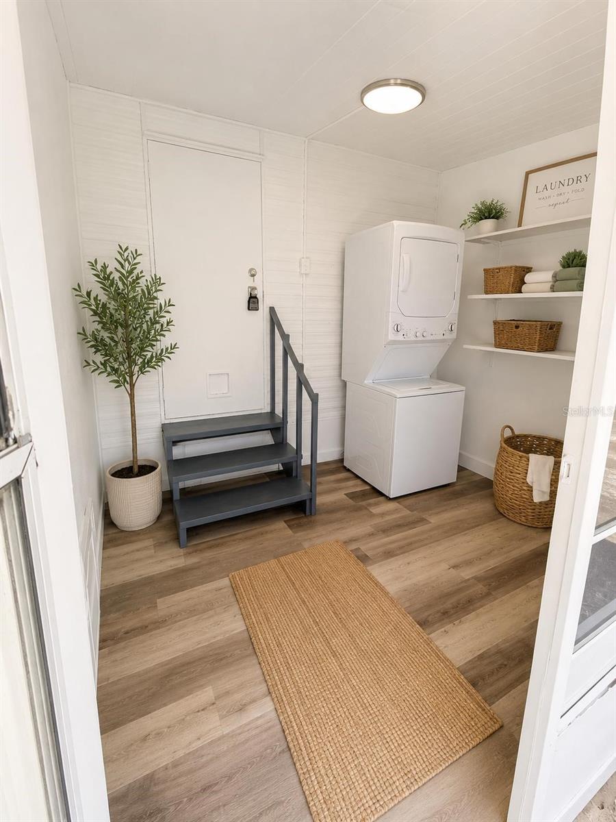 MOBILE MANOR - Residential
