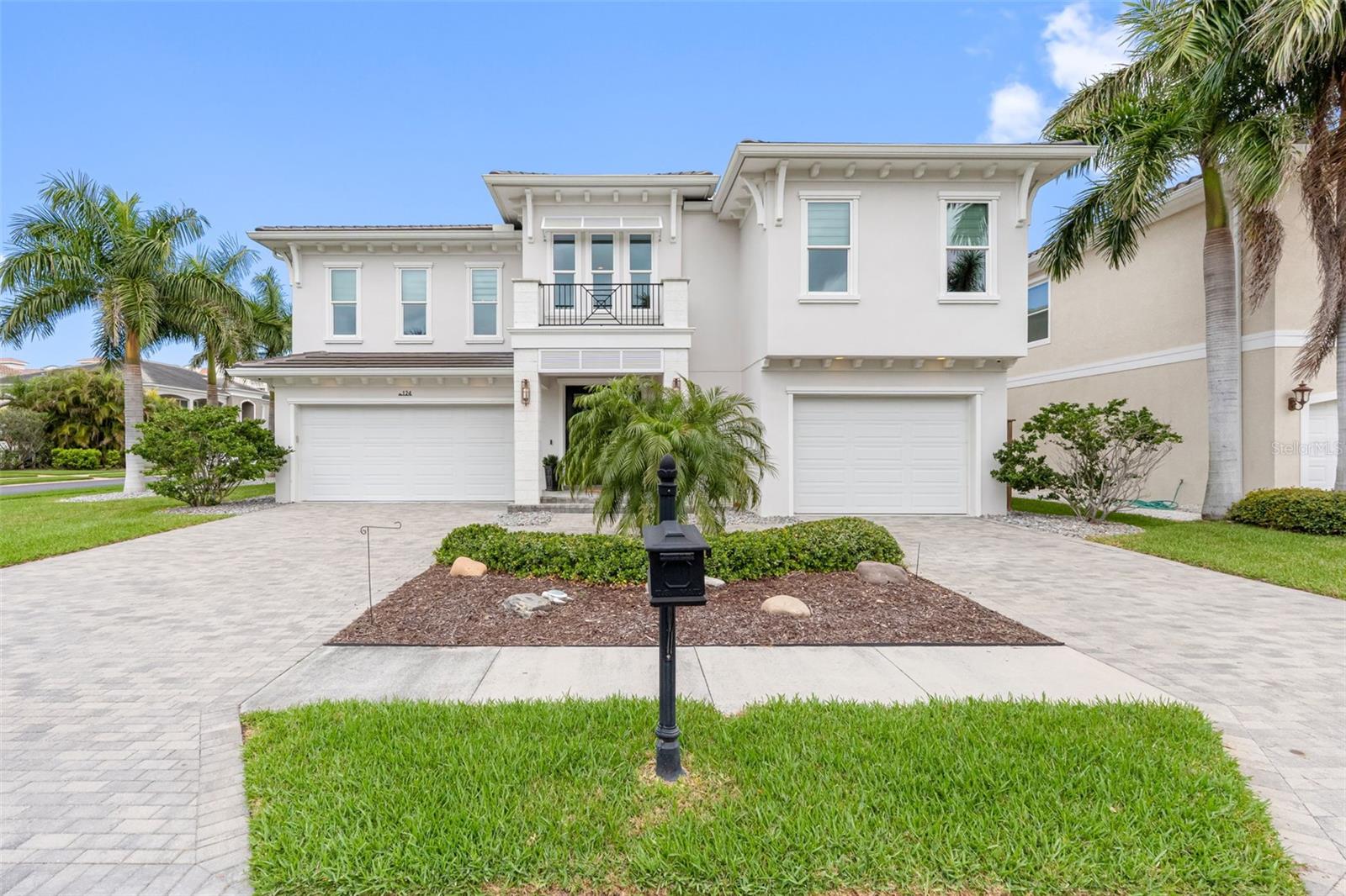 REDINGTON SHORES YACHT & TENNIS CLUB - Residential