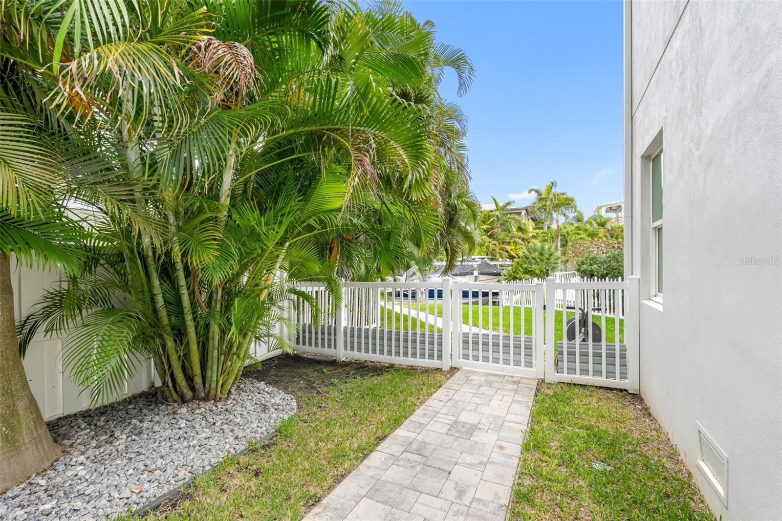REDINGTON SHORES YACHT & TENNIS CLUB - Residential